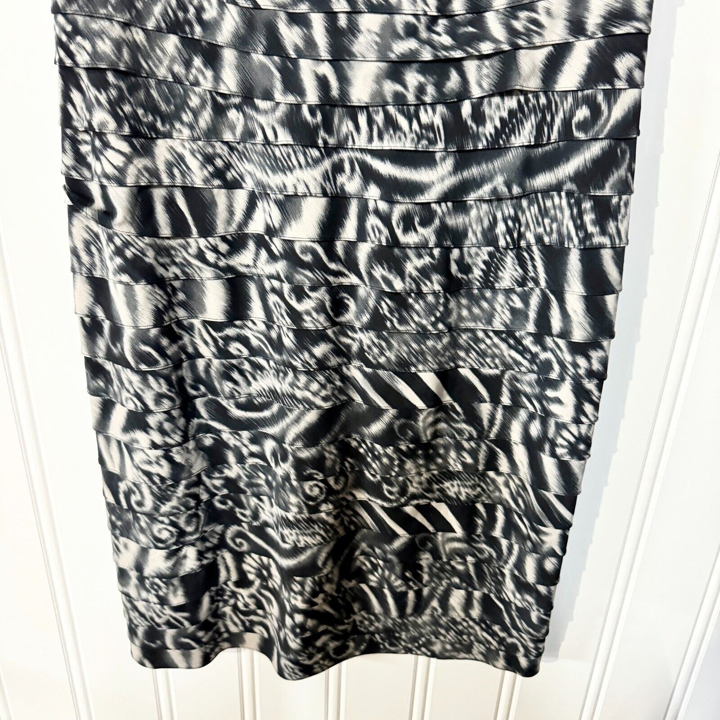 ADRIANNA PAPELL Dress Women Size 14 B&W Mini Abstract Pleated Ruffled Layer