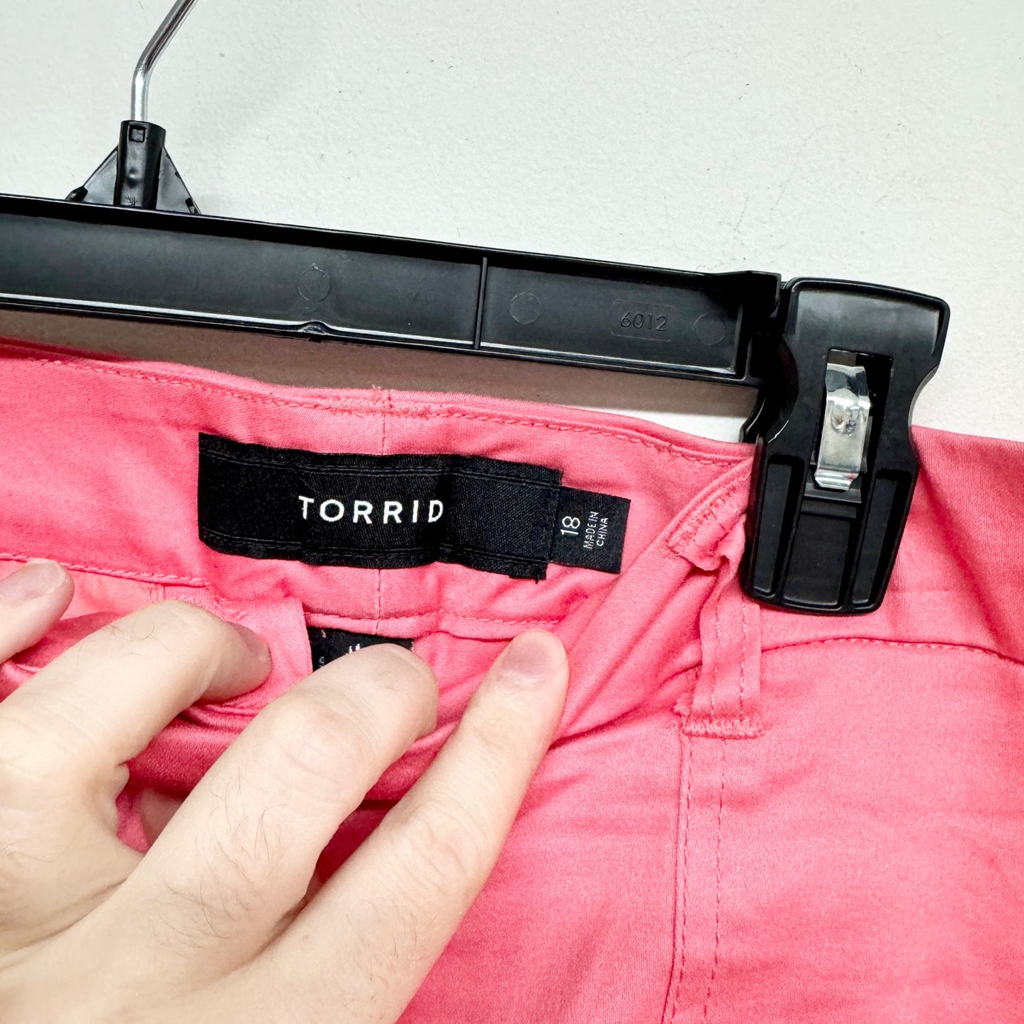 Torrid Women Low Waisted Button Closure Chino Shorts in pink Size 18