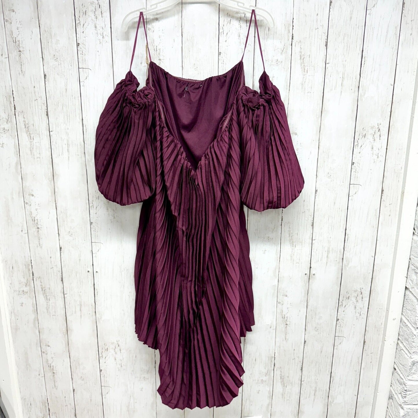 EXPRESS Dress Women Size Medium Mini Strapless Puff Sleeve Pleated Ruffled Plum