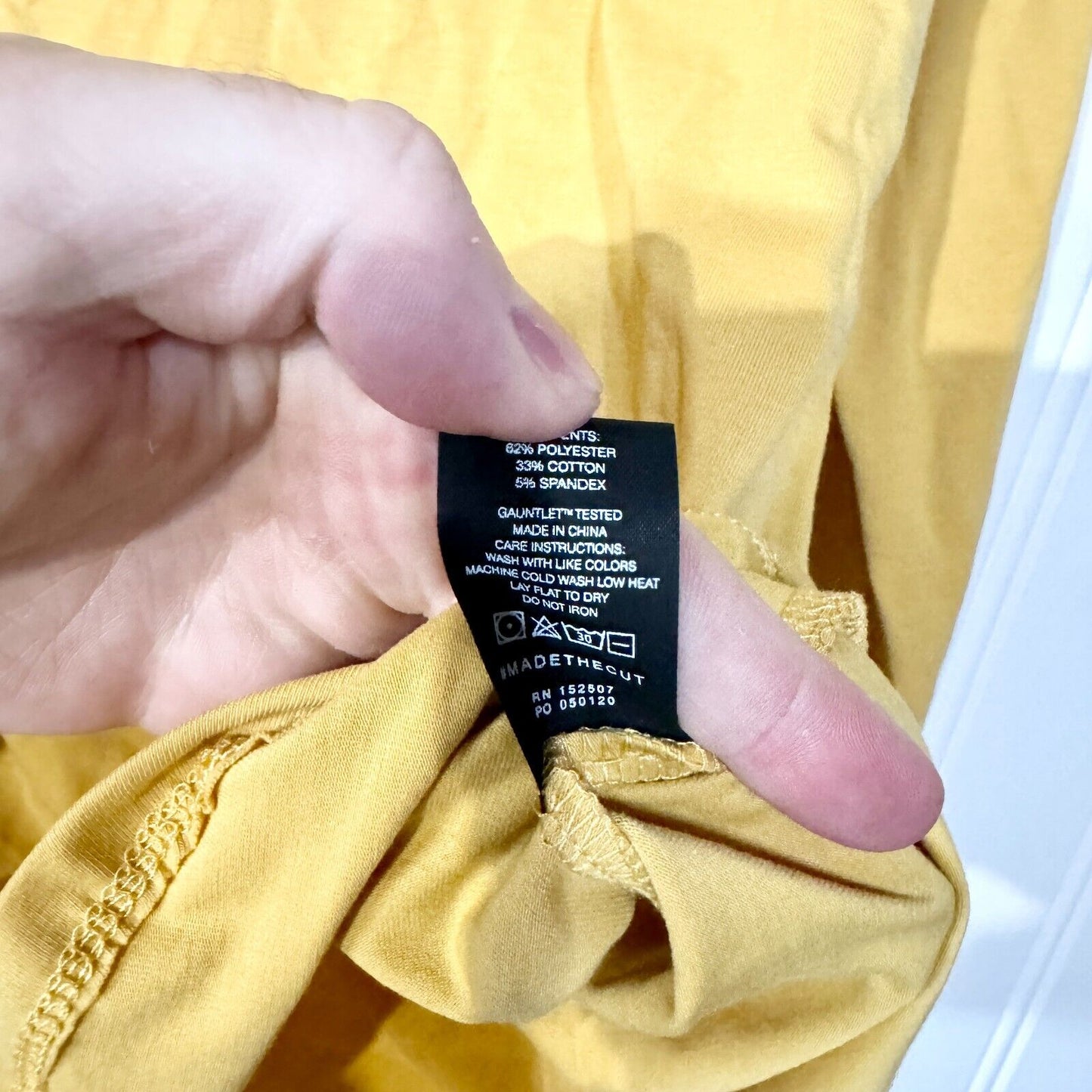 Cuts Long Sleeve Slim Fit Crewneck Yellow Cotton Spandex Top Size Medium