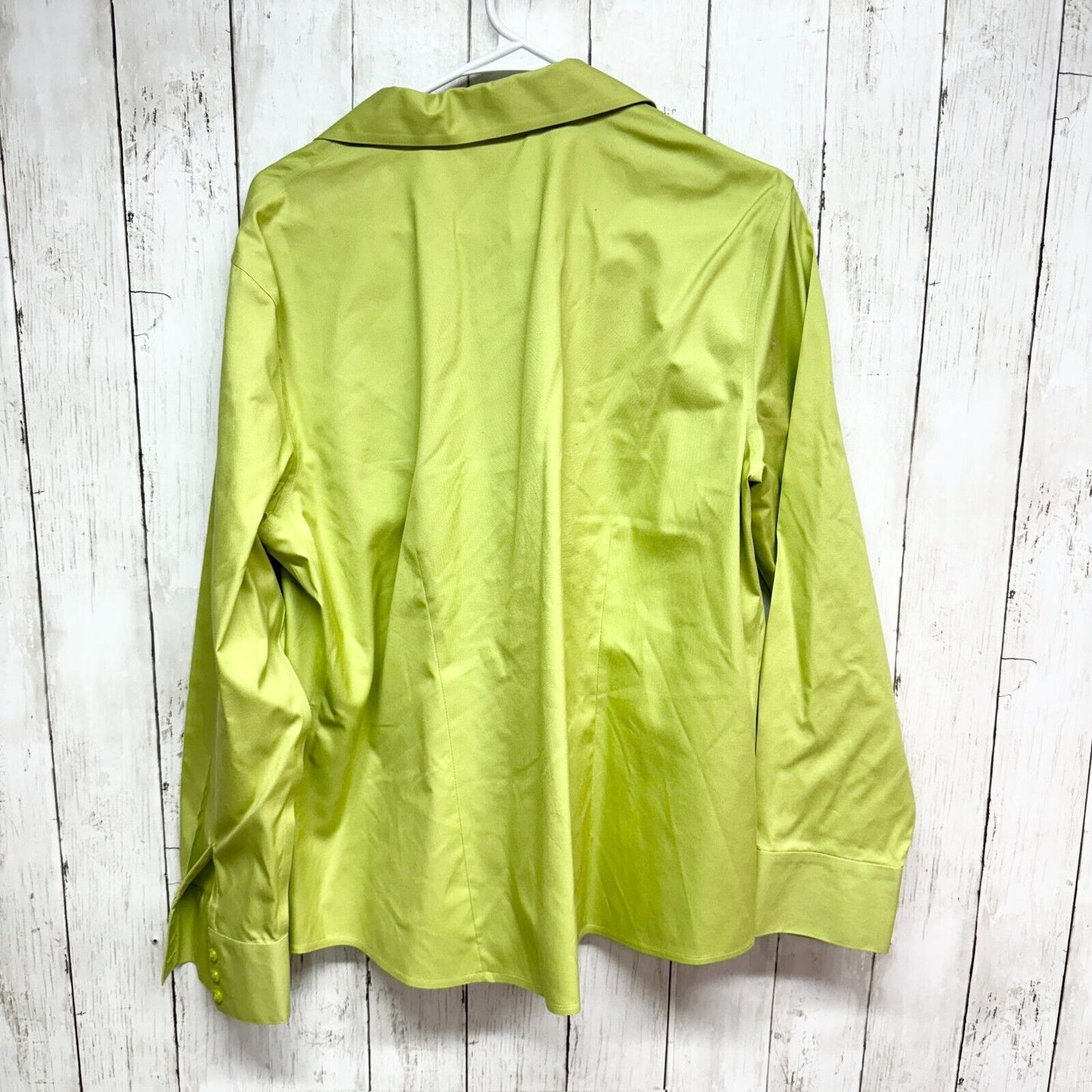 CHICOS Top Women Size 3/3X Button Down Green Non Iron Long Sleeve Spread Collar