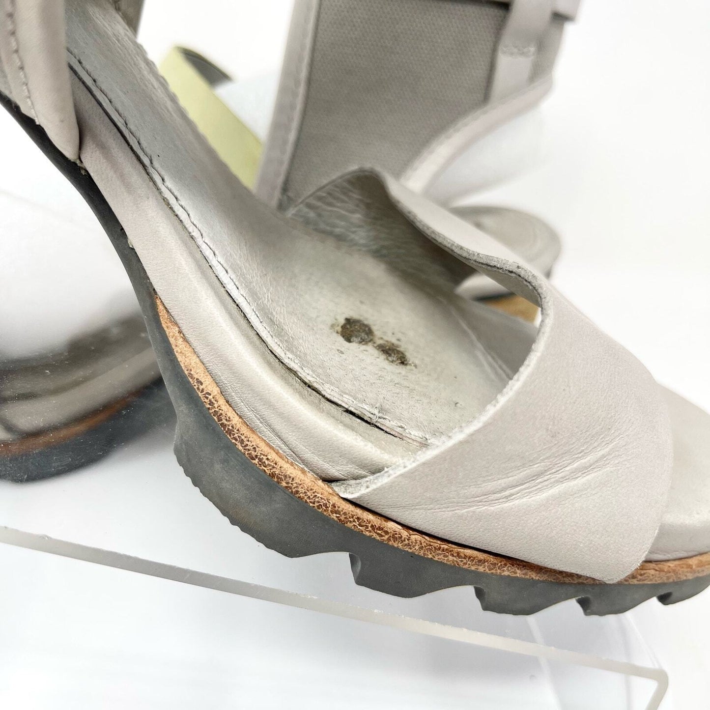 SOREL Sandals Women Size 9.5 Addington Cuff Block Heel Dove Grey Ankle Strap
