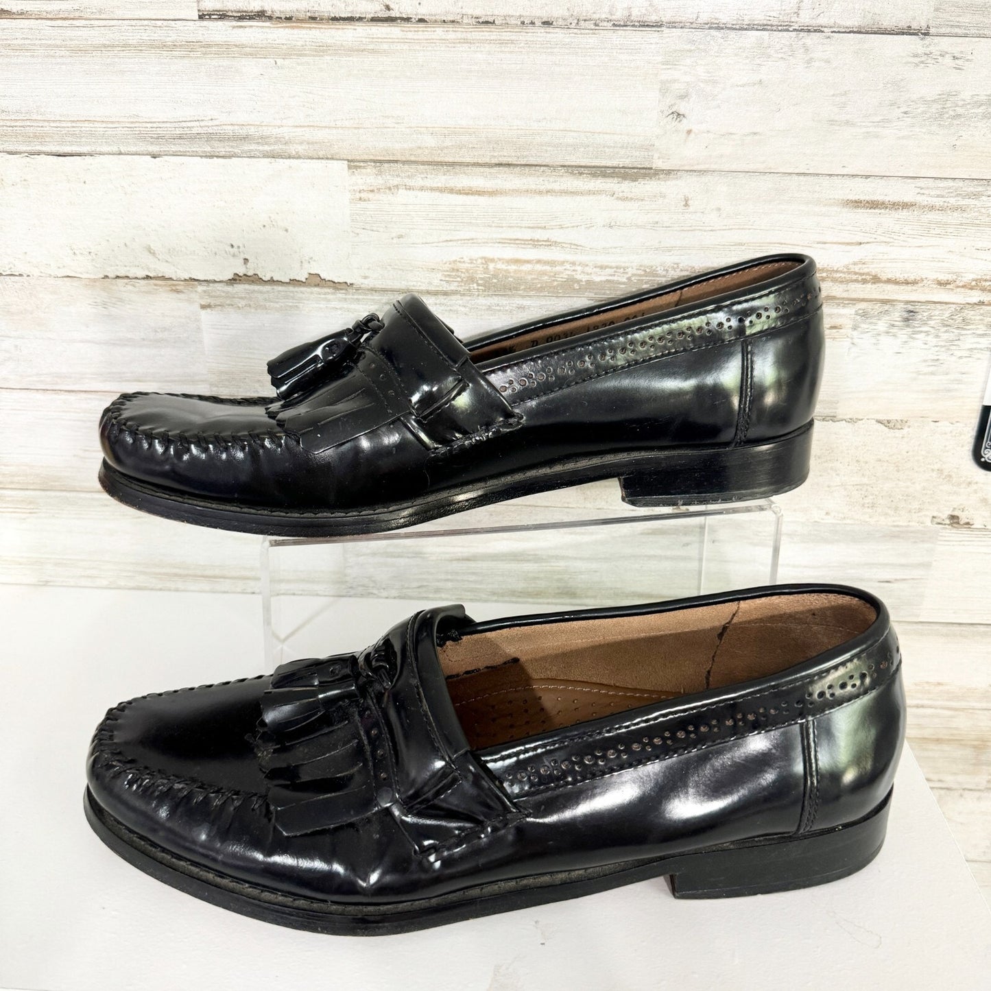 G.H. Bass & Co. Loafers Men 11.5 Brown Leather Weejuns Flats Wine Tassel Brown