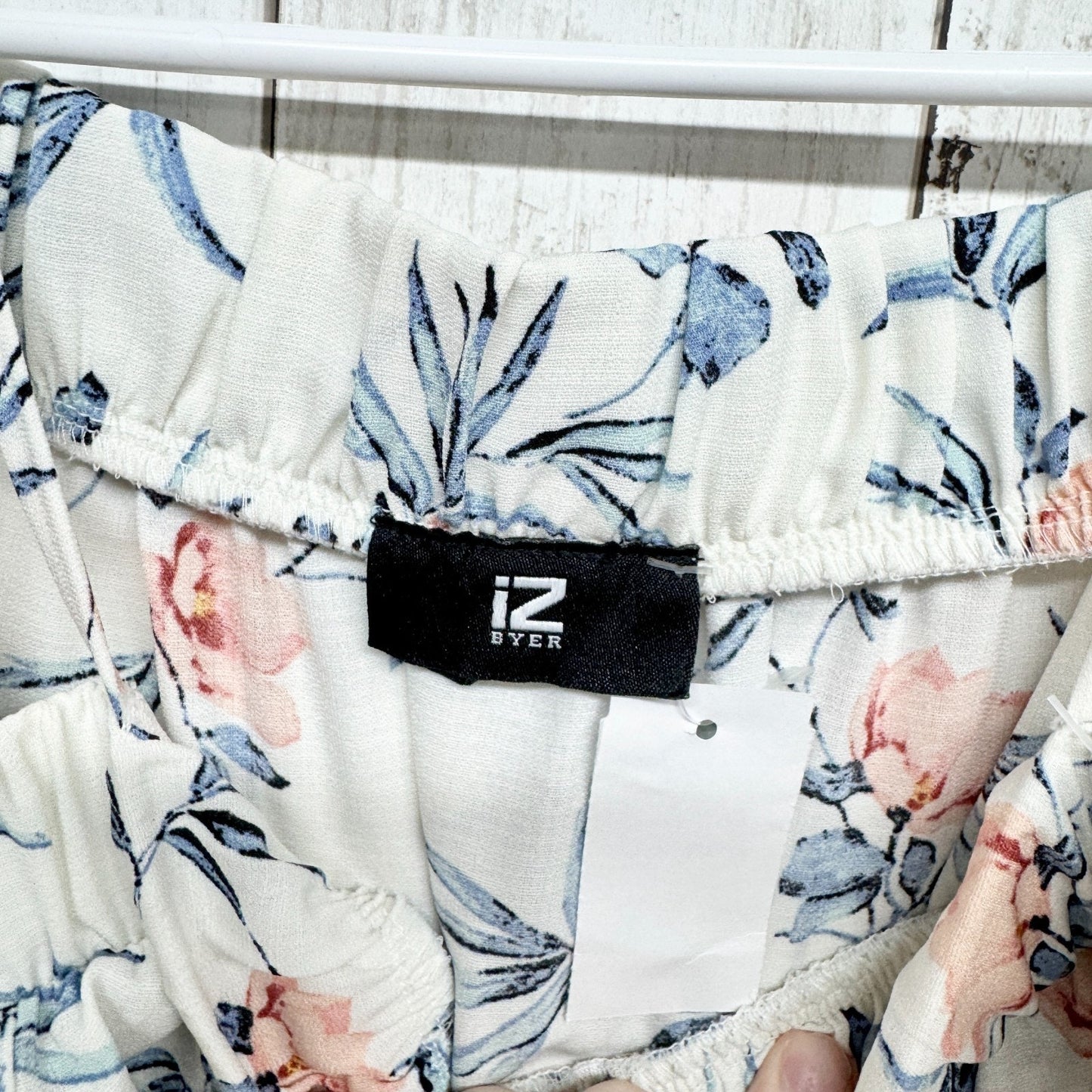 iz Byer Blouse Women Size Medium Button Front Off the Shoulder Top White Floral