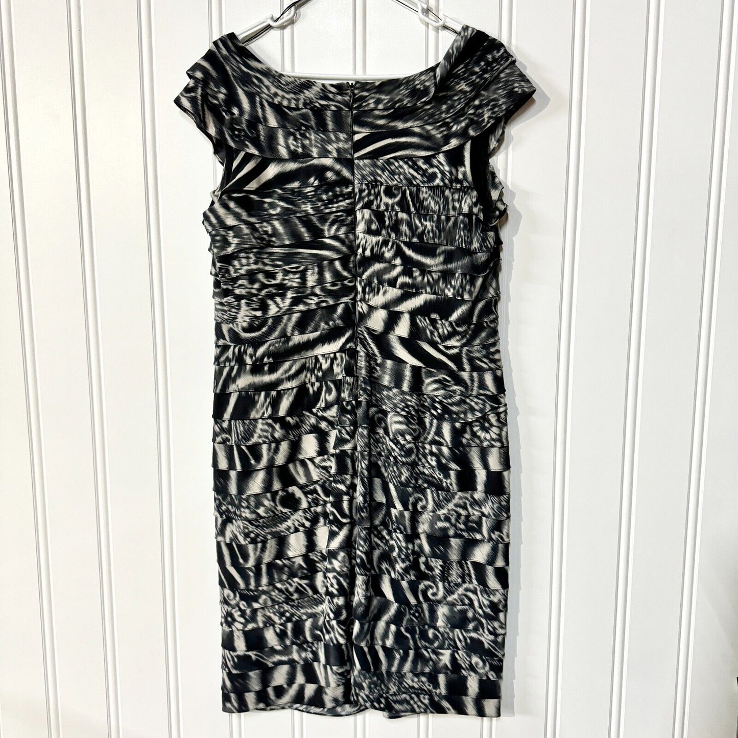 ADRIANNA PAPELL Dress Women Size 14 B&W Mini Abstract Pleated Ruffled Layer
