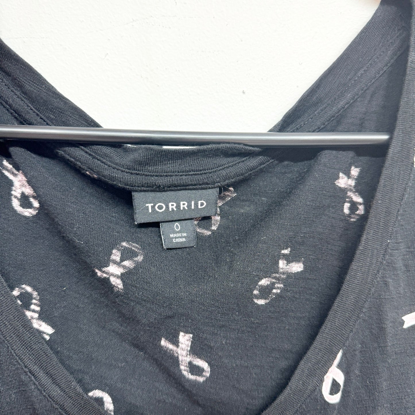 Torrid Womens Breast Cancer Awareness TShirt Size 0 (L)