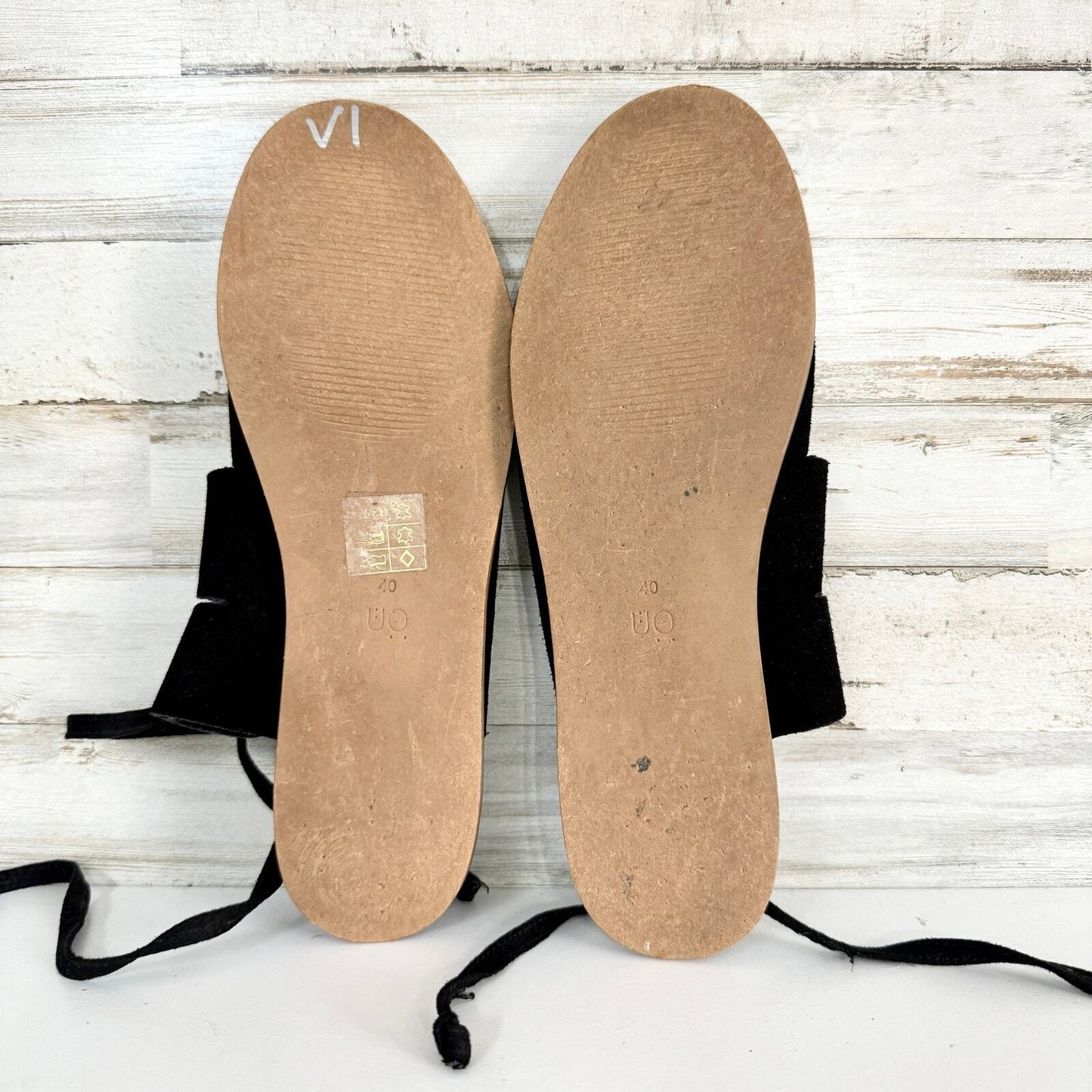 Urban Outfitters Black Bonnie Sued Laced Rivet Sandals Size 9-9.5