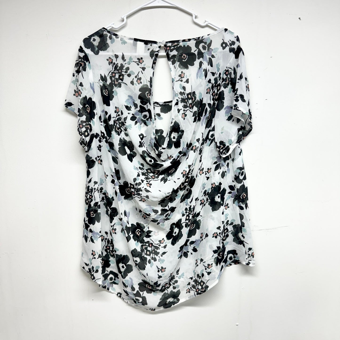 Torrid Womens White & Black Floral Print Sheer Chiffon Drape Back Blouse Top L