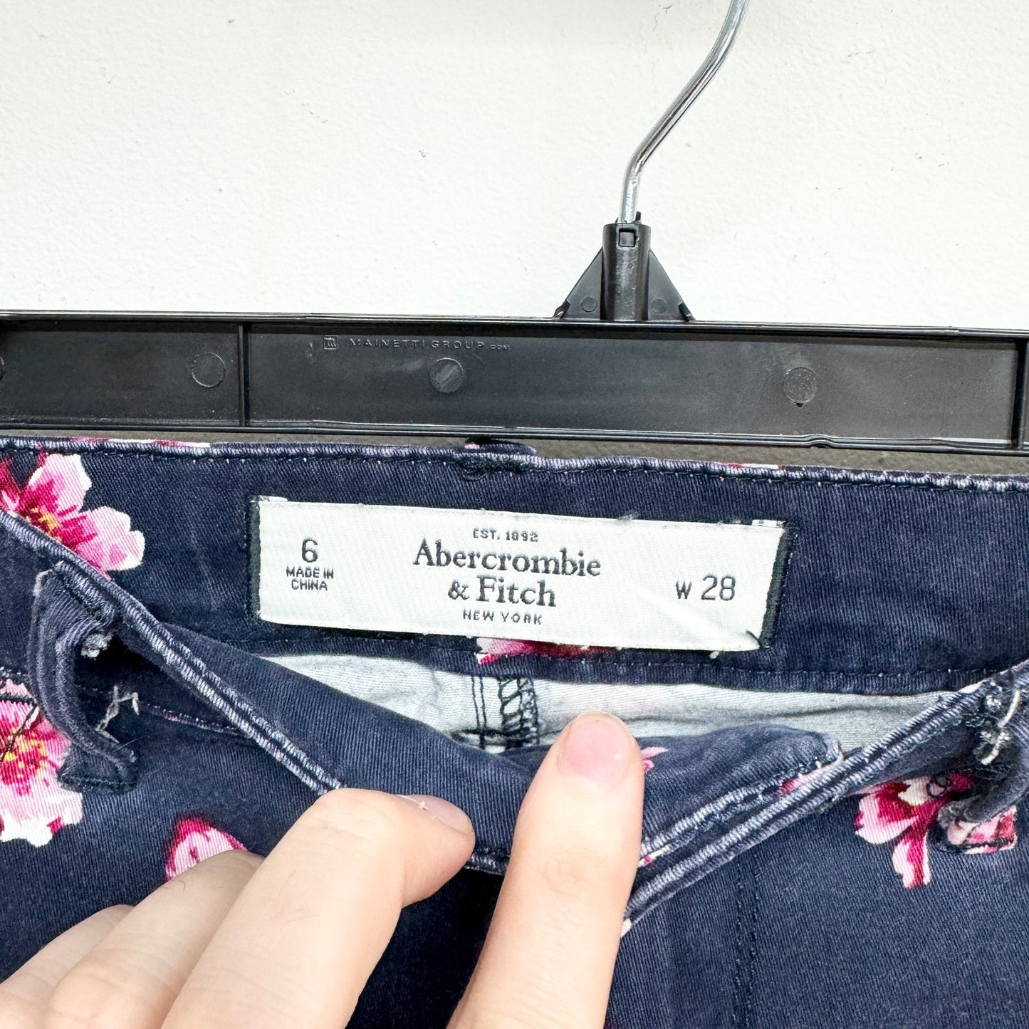 Abercrombie & Fitch Women Floral Navy Slim FItting Pants Size 6 (Waist 28)