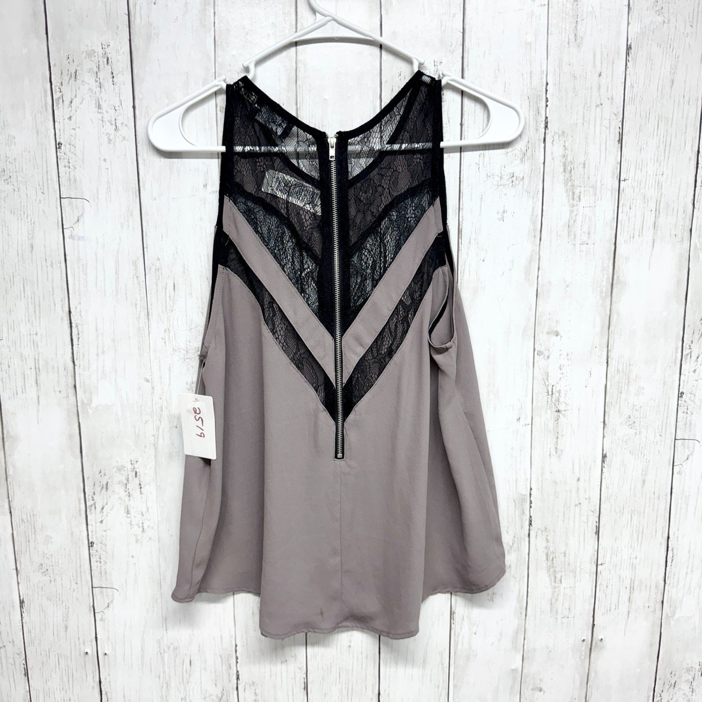 ASTR Blouse Women Size Medium Gray Black Lace Inset Scoop Neck Sleeveless Top