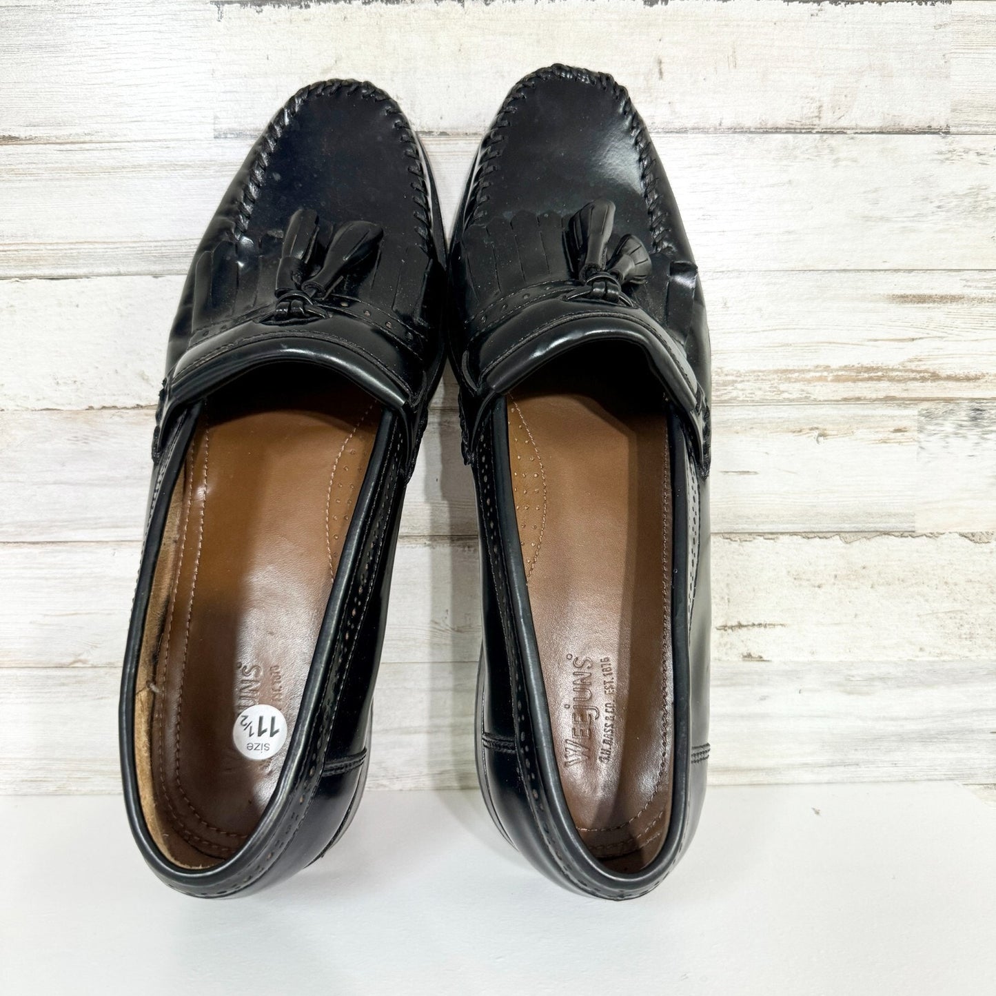 G.H. Bass & Co. Loafers Men 11.5 Brown Leather Weejuns Flats Wine Tassel Brown