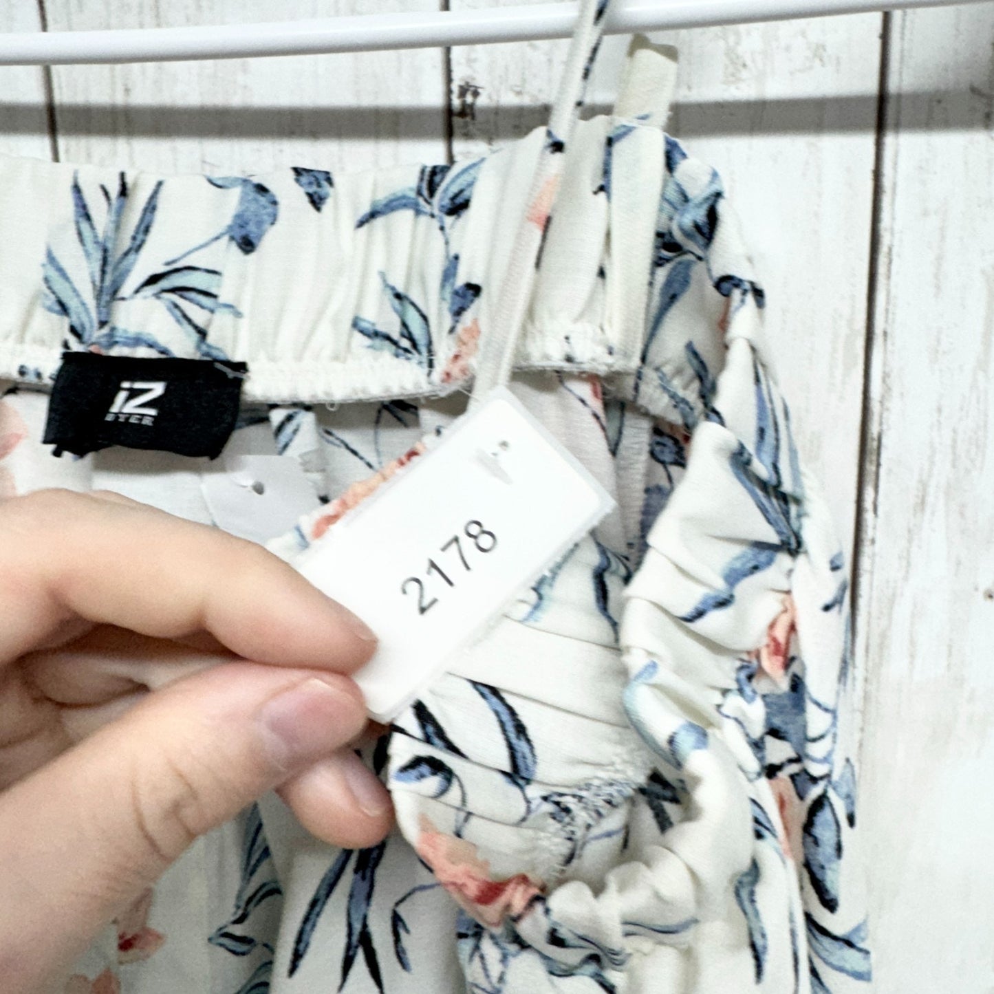 iz Byer Blouse Women Size Medium Button Front Off the Shoulder Top White Floral