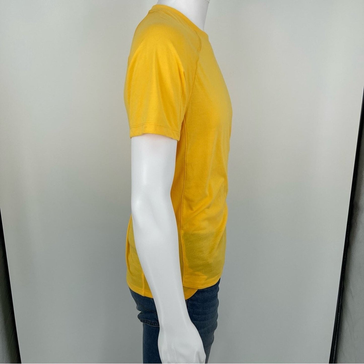The North Face Dome Active Yellow Short Sleeve Graphic Shirt Size Small
