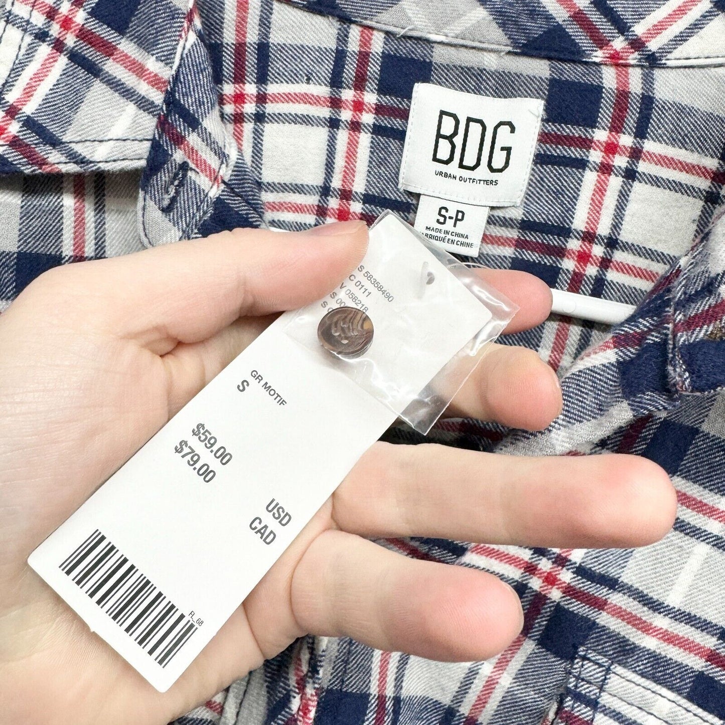URBAN OUTFITTERS BDG Rayne Shirt Women Sz S Flannel High Low Cropped Button Blue
