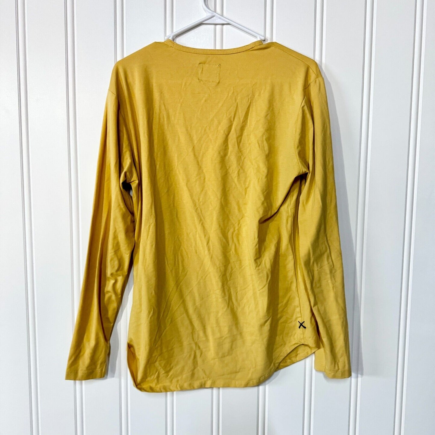 Cuts Long Sleeve Slim Fit Crewneck Yellow Cotton Spandex Top Size Medium