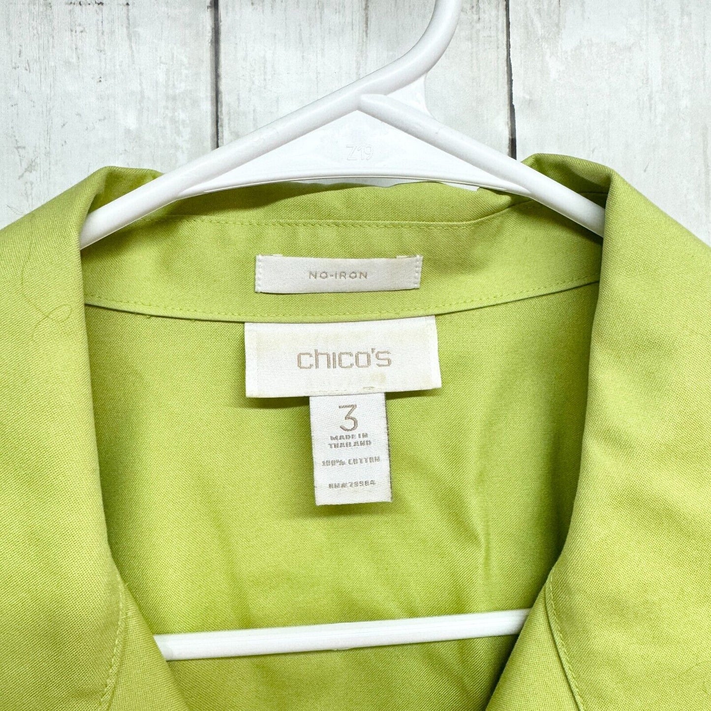 CHICOS Top Women Size 3/3X Button Down Green Non Iron Long Sleeve Spread Collar