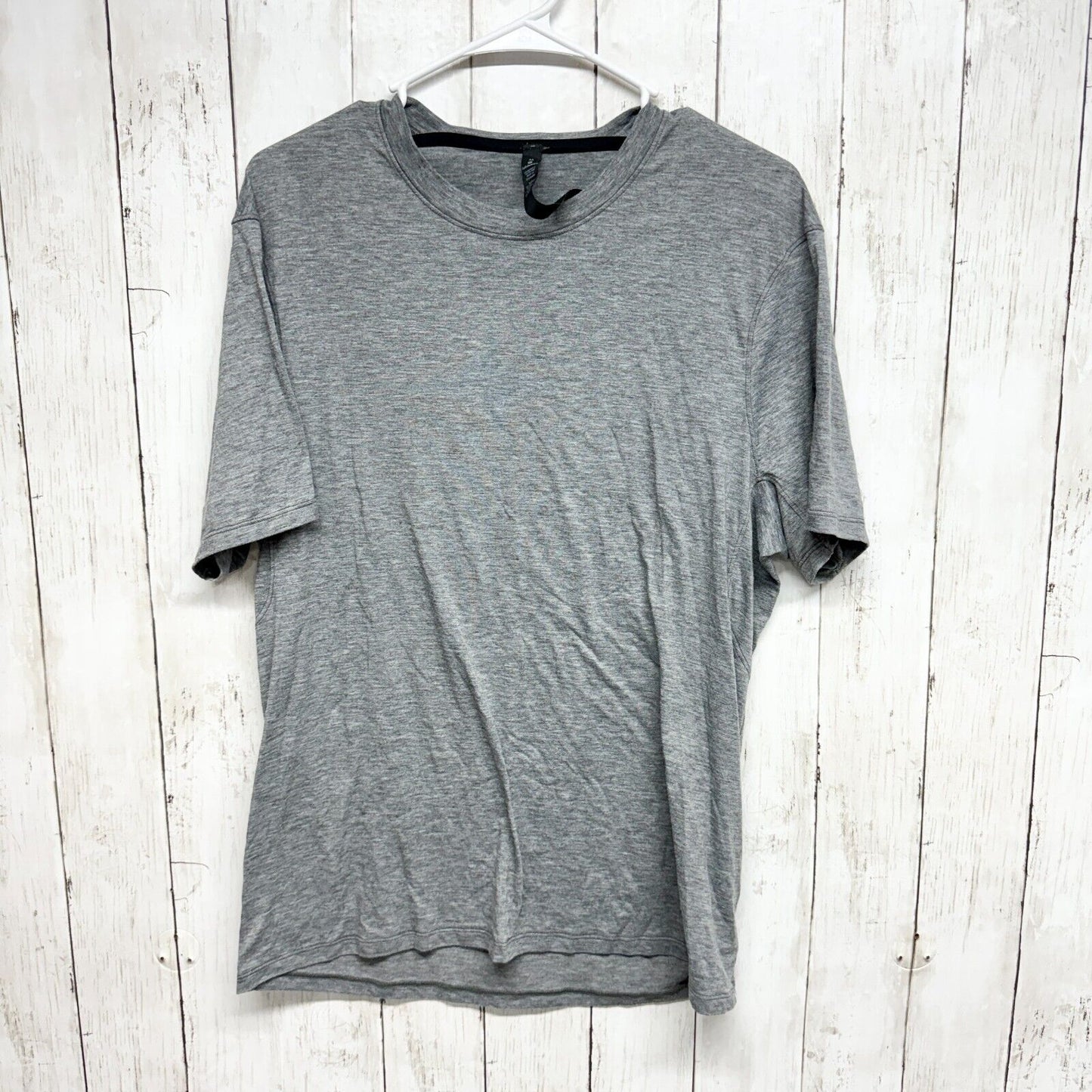 LULULEMON T Shirt Mens Size M Grey Crewneck Polyester Short Sleeve Athletic Fit