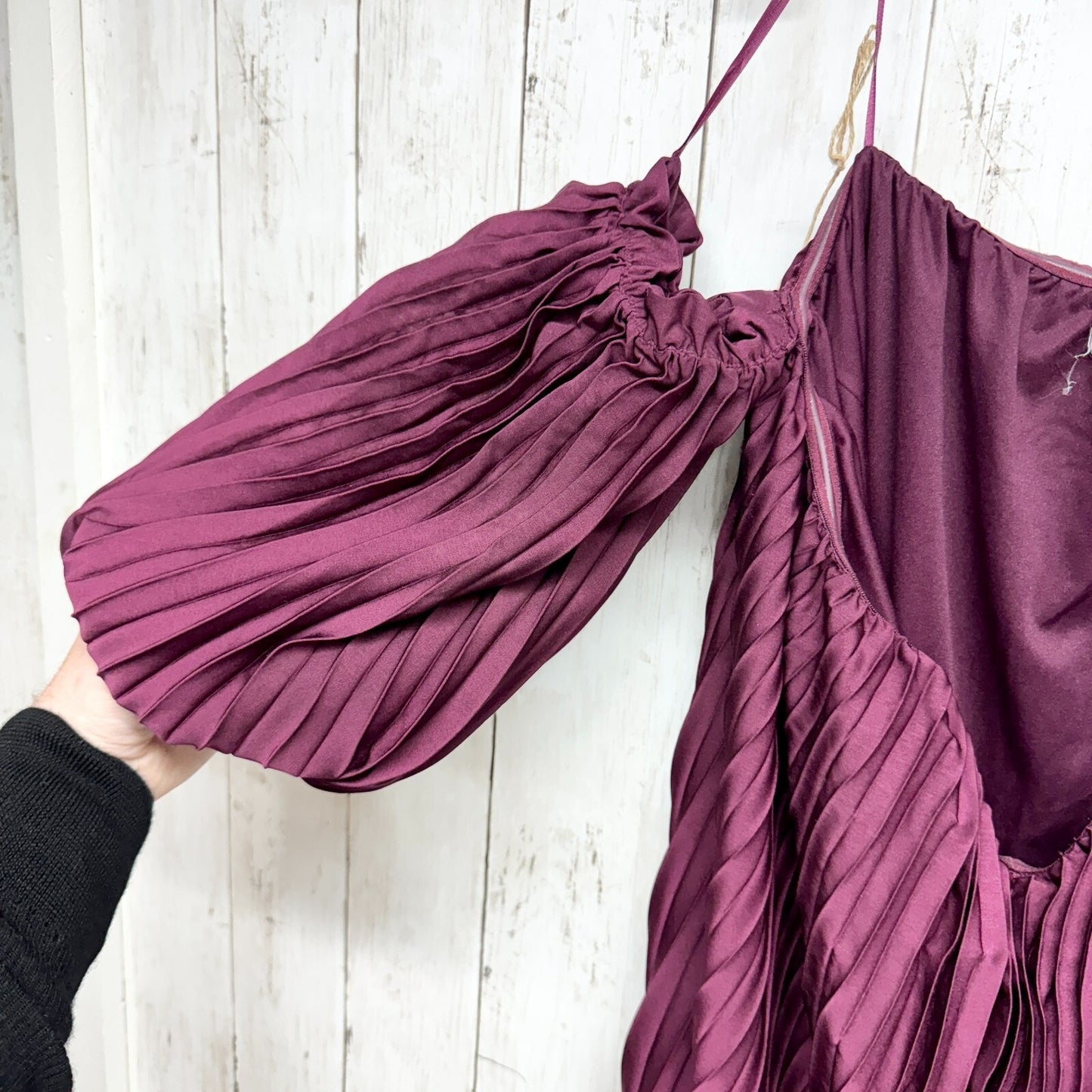 EXPRESS Dress Women Size Medium Mini Strapless Puff Sleeve Pleated Ruffled Plum