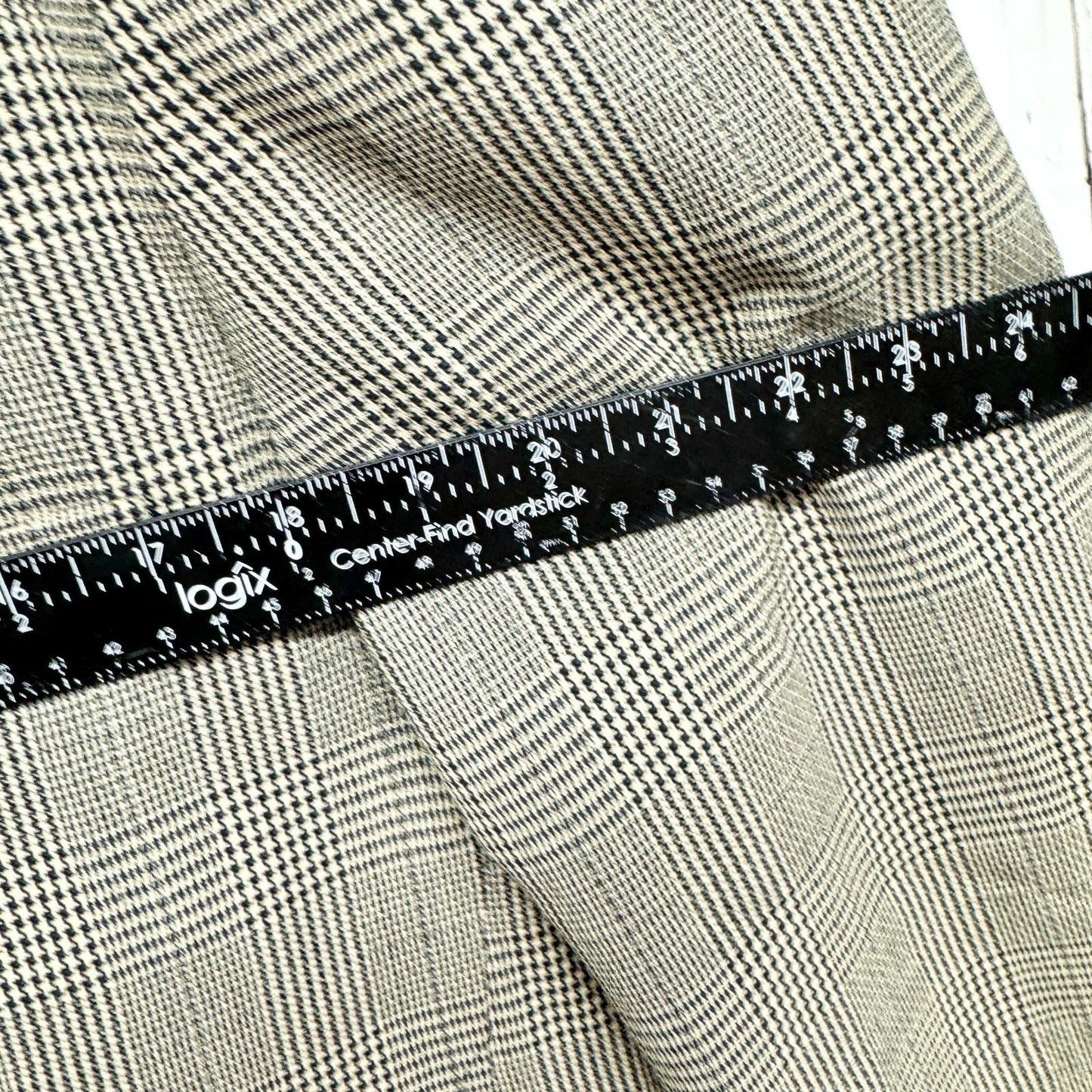 Vintage Country Road Blazer Men Size 44 Tweed Wool Two Button Front Pockets
