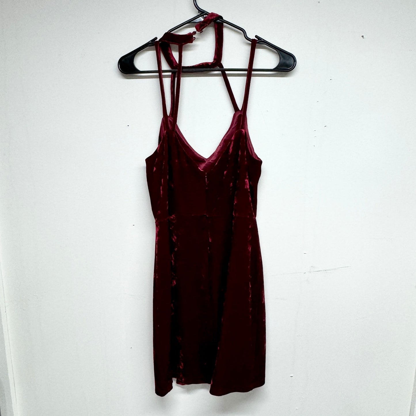 Lush Women Red Velvet Halter Neck Sleevless Mini Dress Size Medium