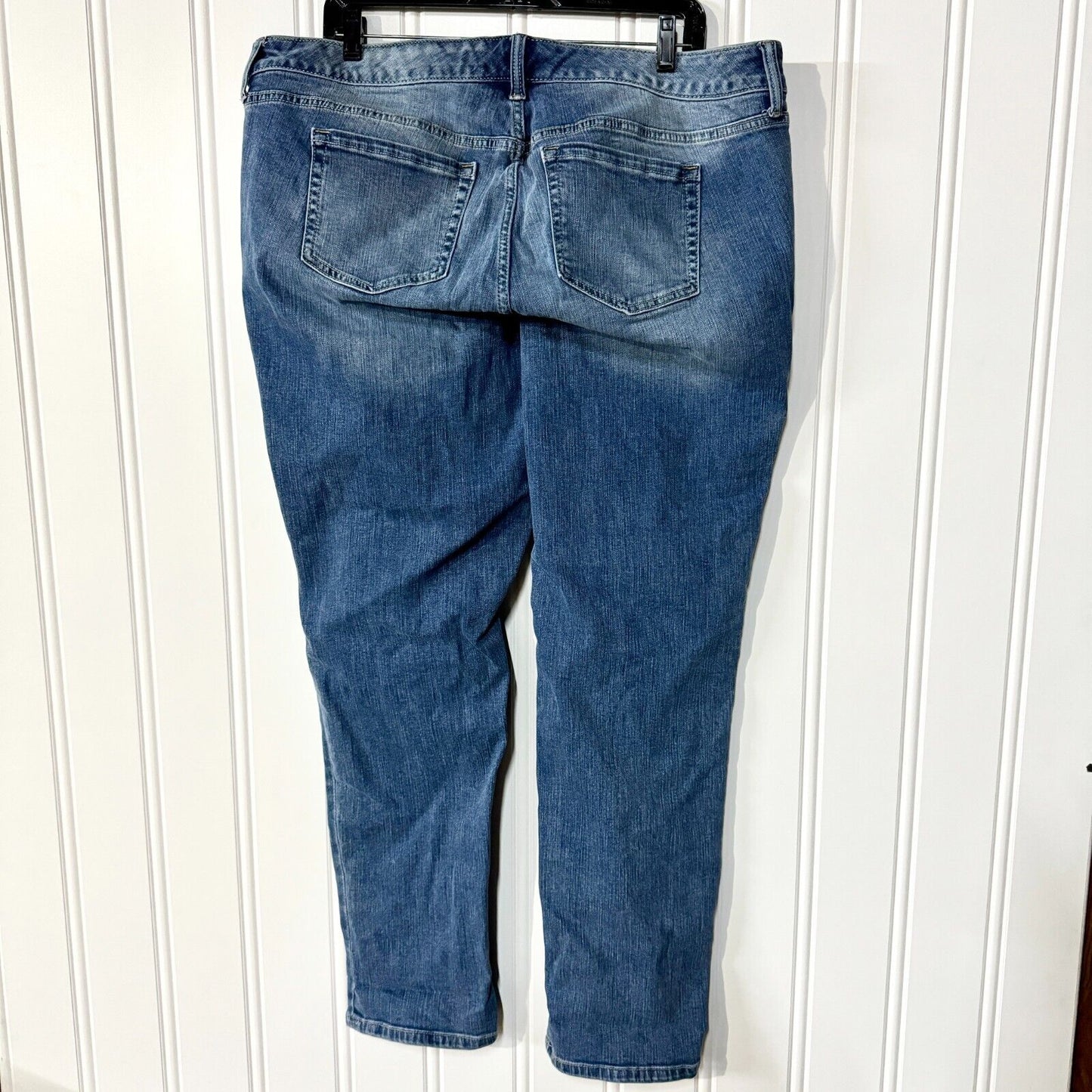 TORRID Jeans Women Size 18R High Rise Dark Wash Distressed Capris 5 Pocket