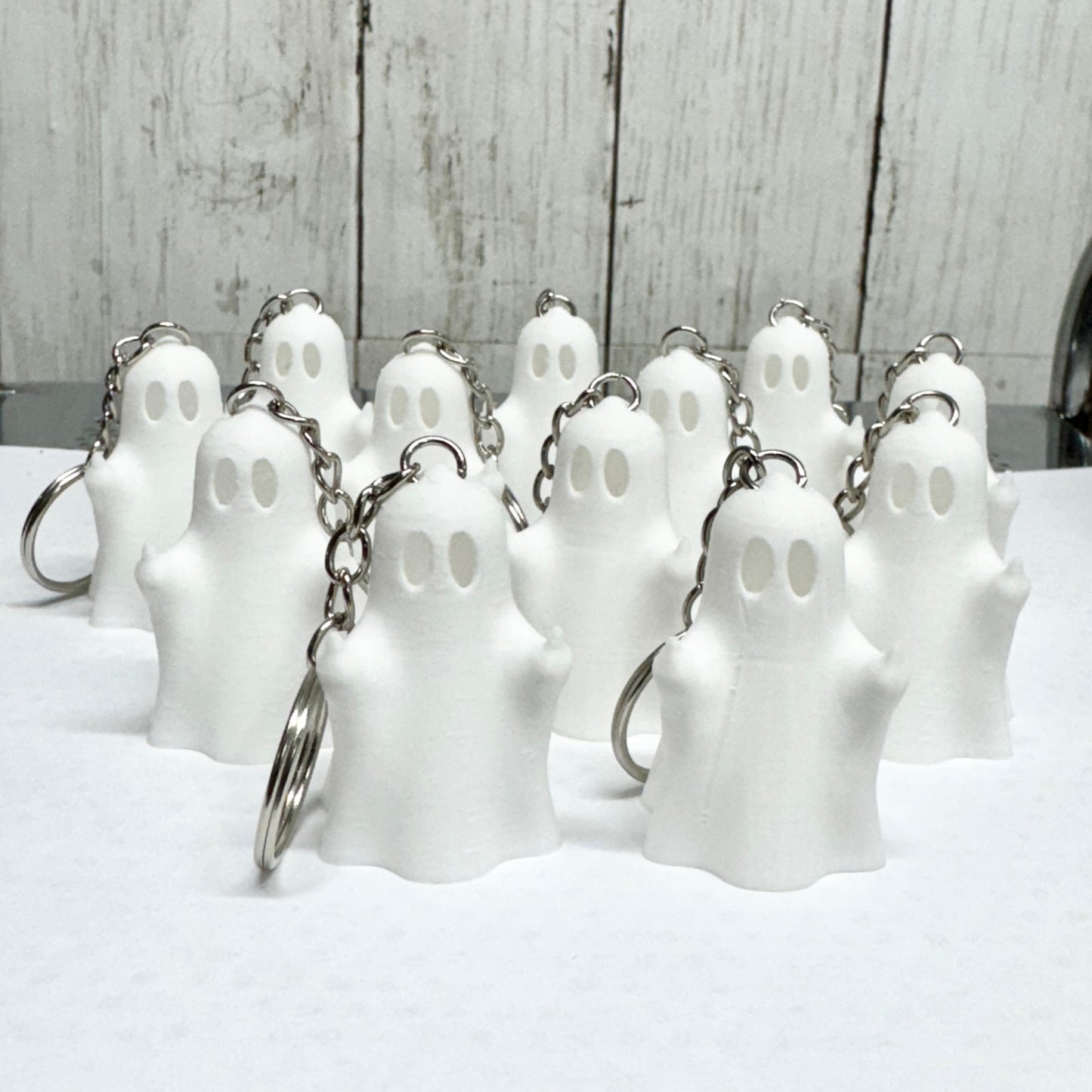 3D Printed Ghost Funny Keychain - White Ghost Design with Chain Attachment for Fun and Quirky Key Accessory