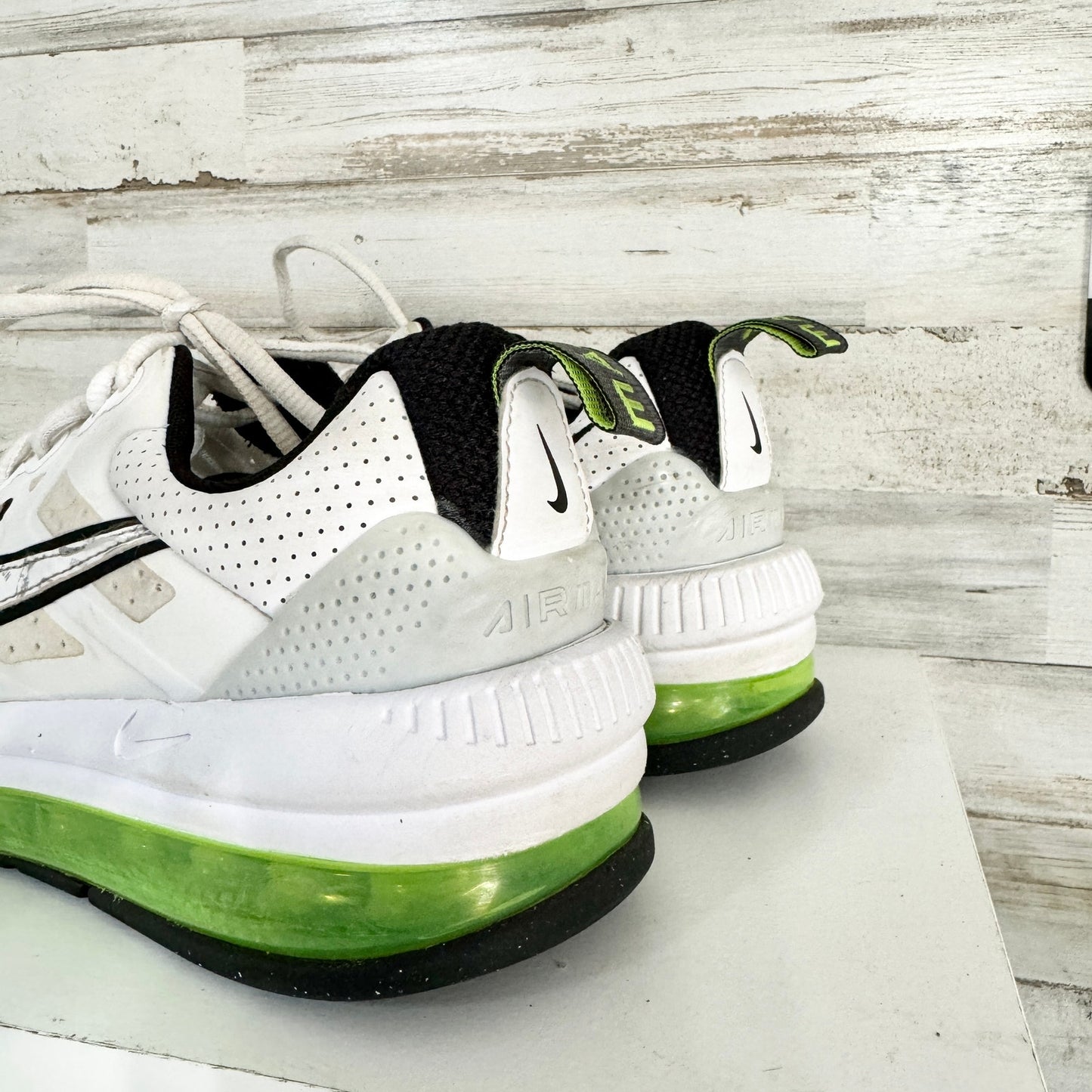 Nike Air Max Genome Boys White Green Teen Boys Slime Green Logo Pack Size 5.5Y