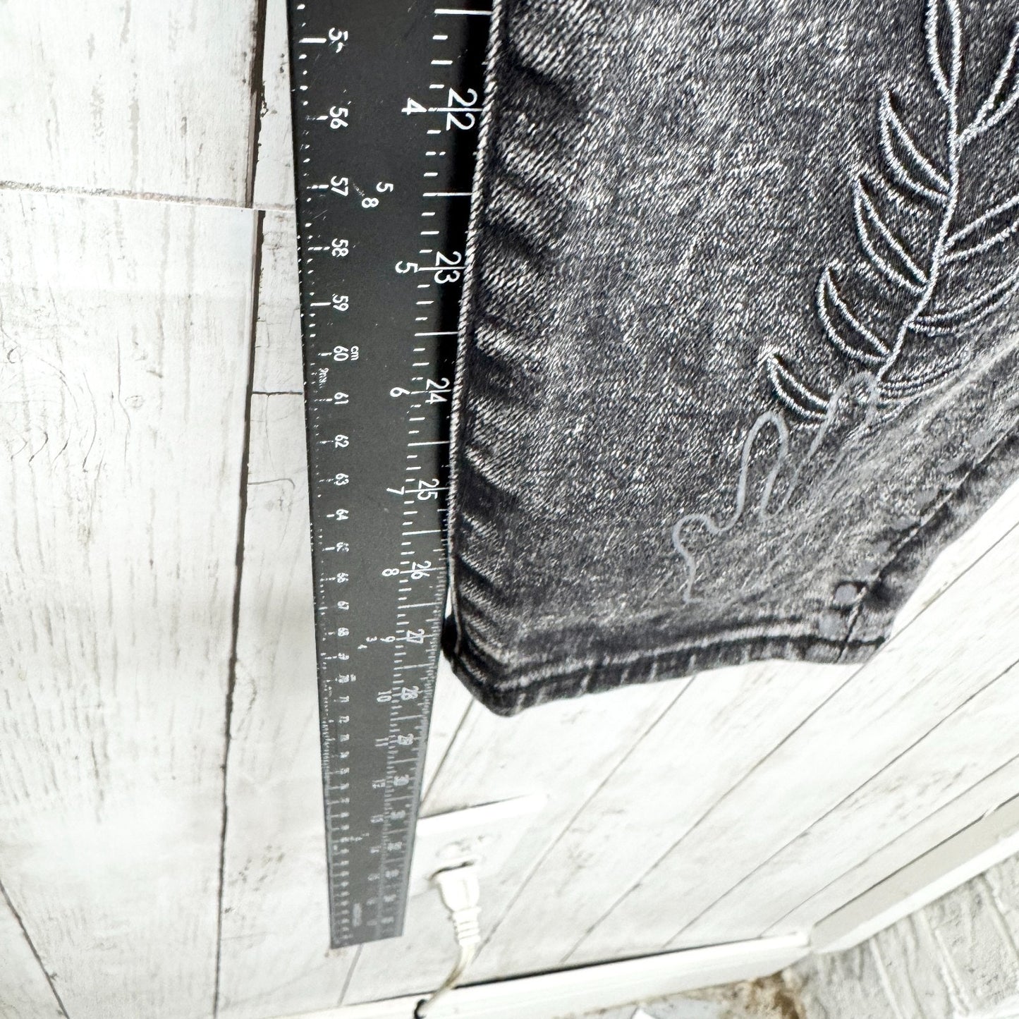 American Eagle Pants Women Size 8 Reg Black Embroidered Super Stretch X Jeggings