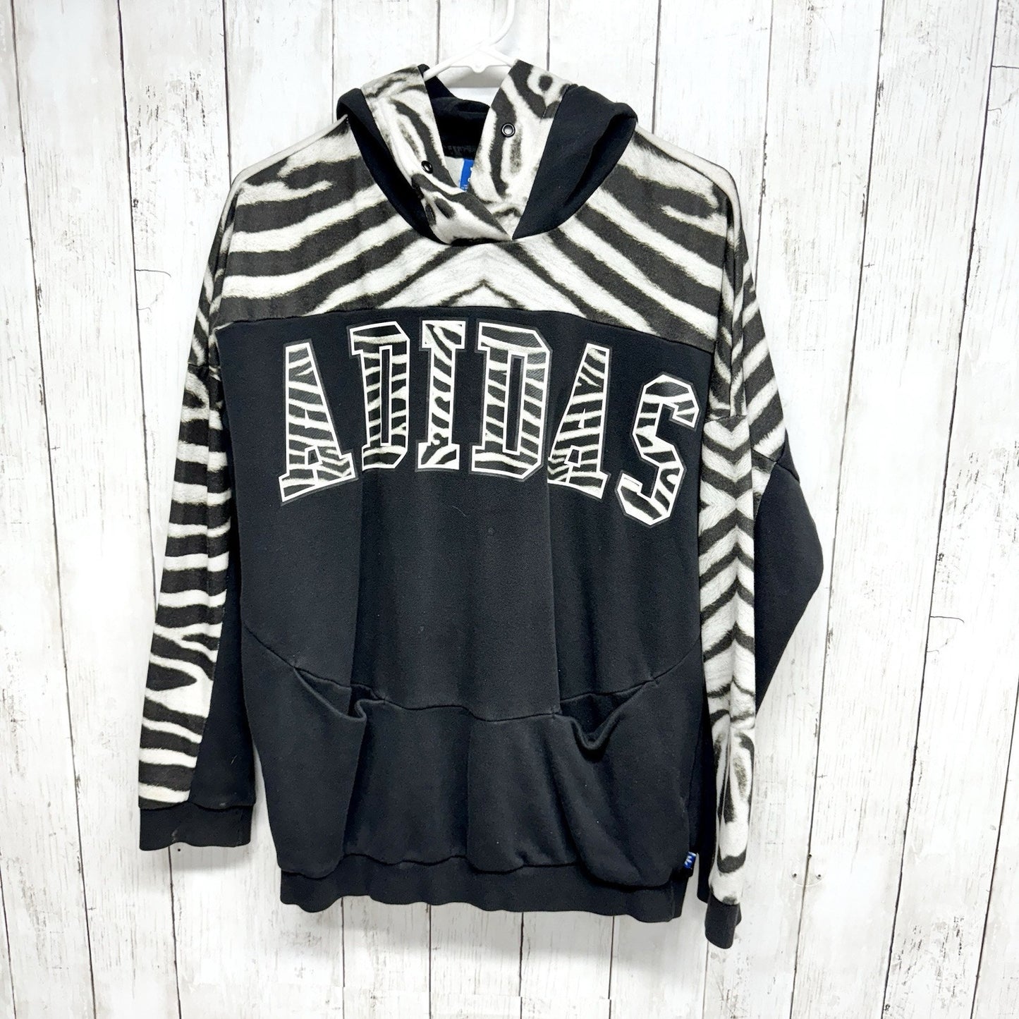adidas Hoodie Women Size M Long Sleeve Cotton Zebra Double Pocket Graphic Logo