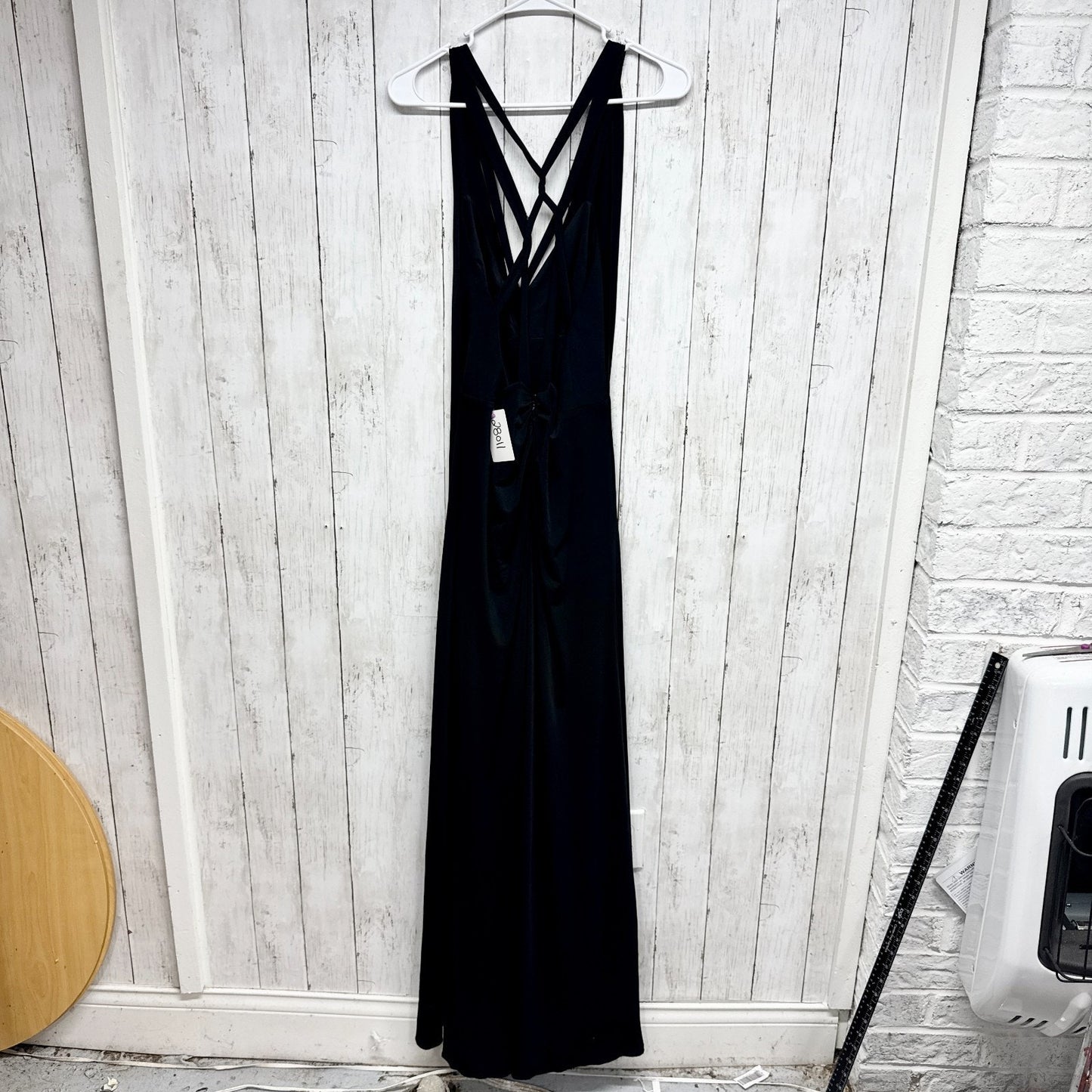 BCBGMaxazria Dress Women Size Medium Black Sleeveless Cowl Neck Halter Gown