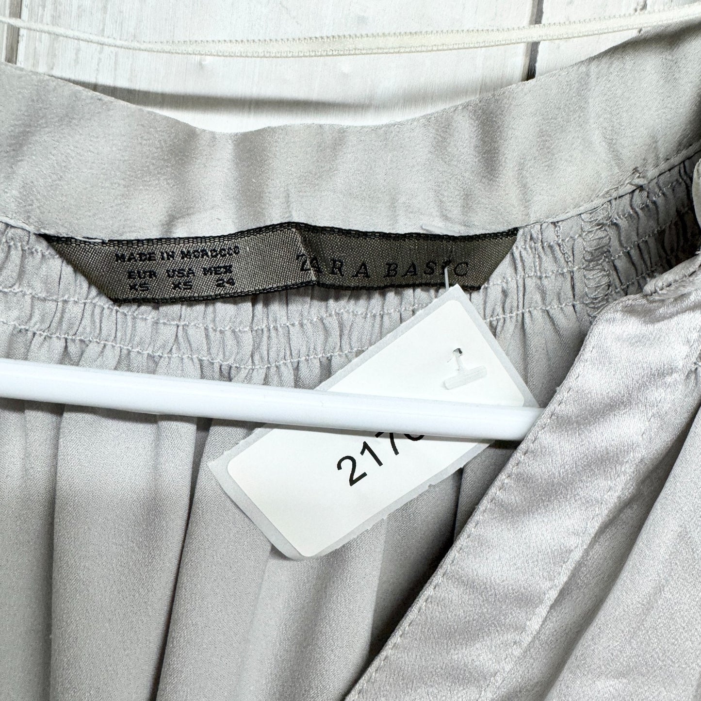 Zara Basic Top Women Sz XS Satin Button Front Long Sleeve Blouse Silver V Neck