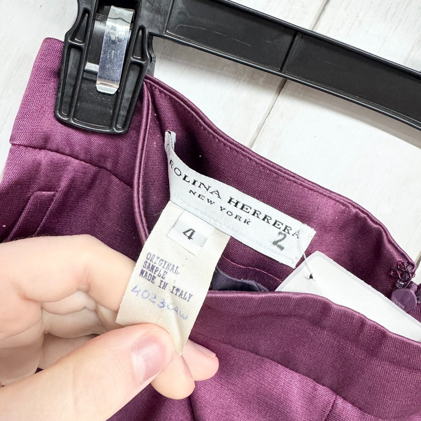 Carolina Herrera Pants Women Size 4 Burgundy Satin Zip Back Trousers Pockets