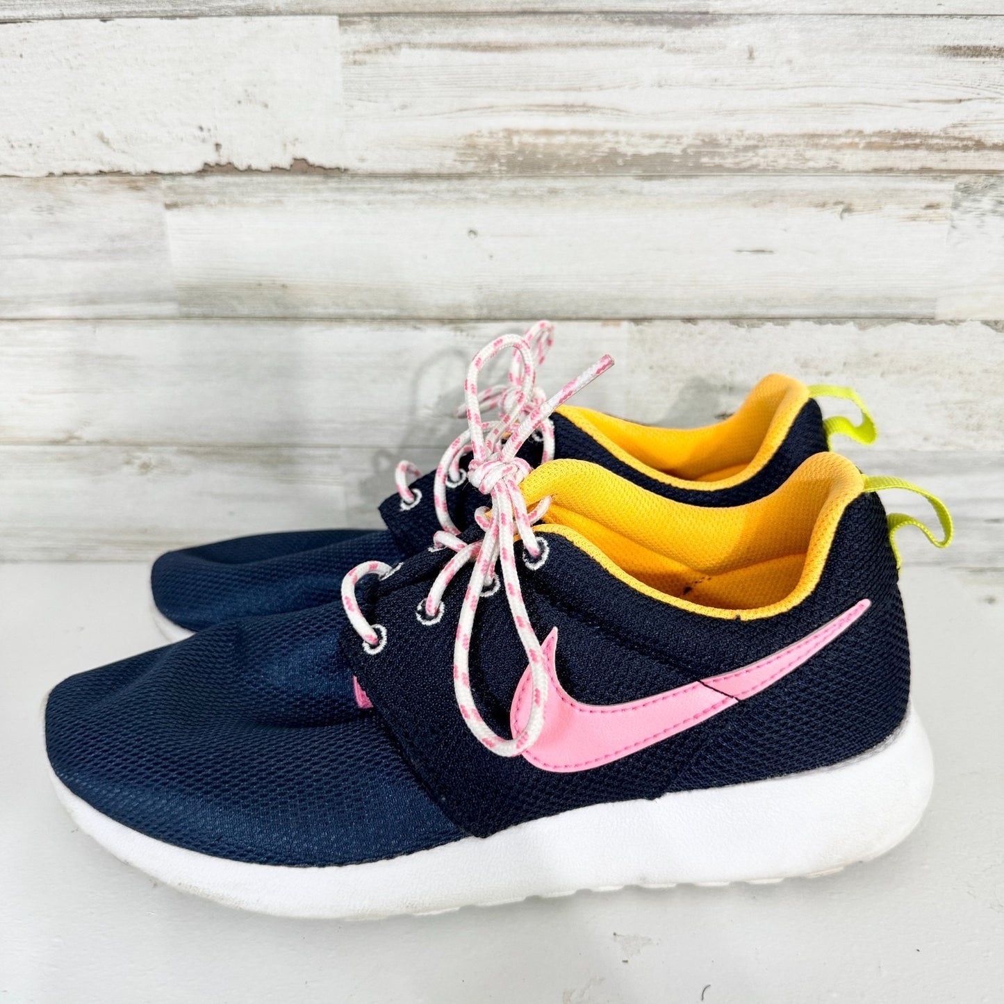 Nike Shoes Youth Size 5.5 Roshe Run Midnight Navy Pink Glow Running Sneakers
