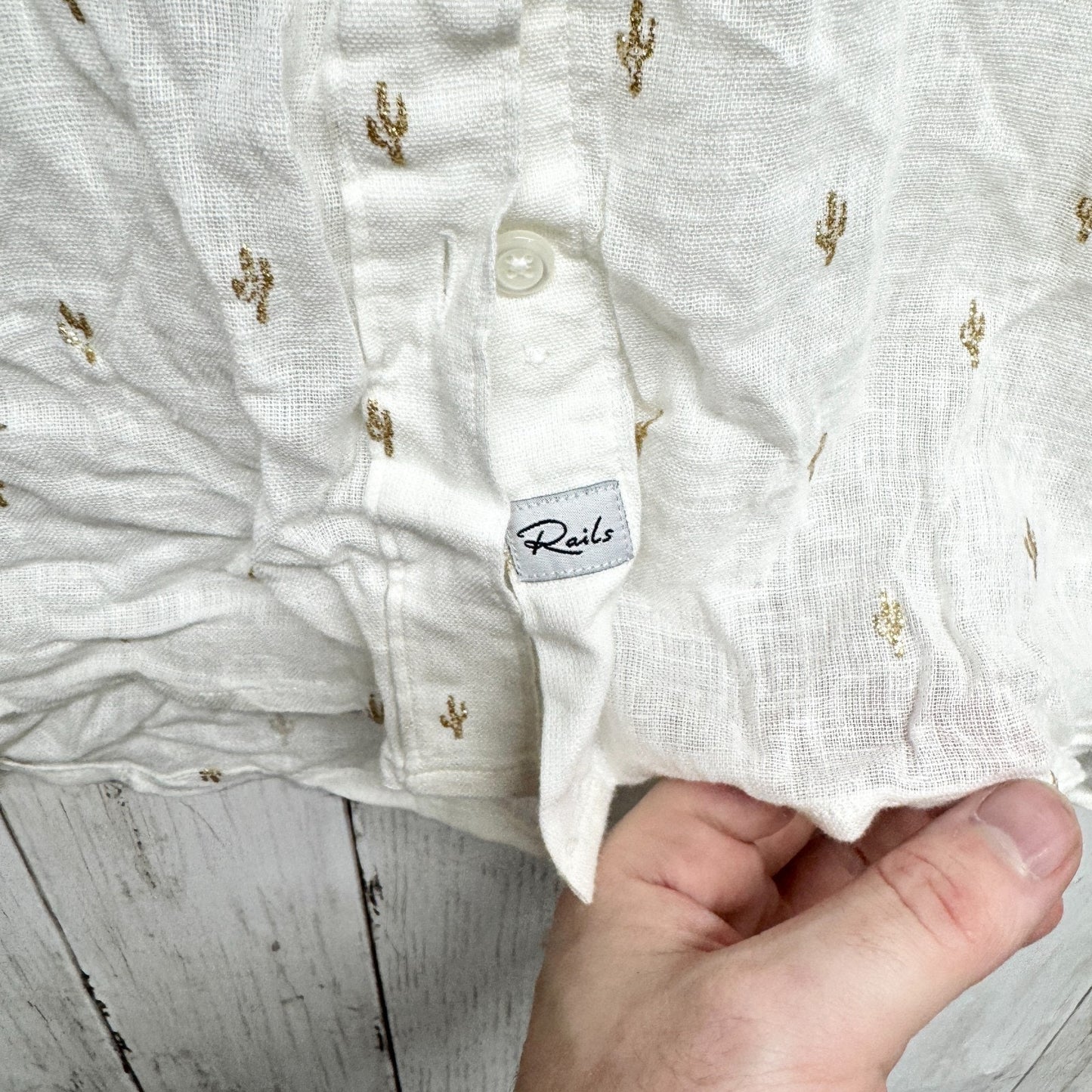 Rails Top Women Size XS White Linen Gold Cactus Short Sleeve Button Down Blouse