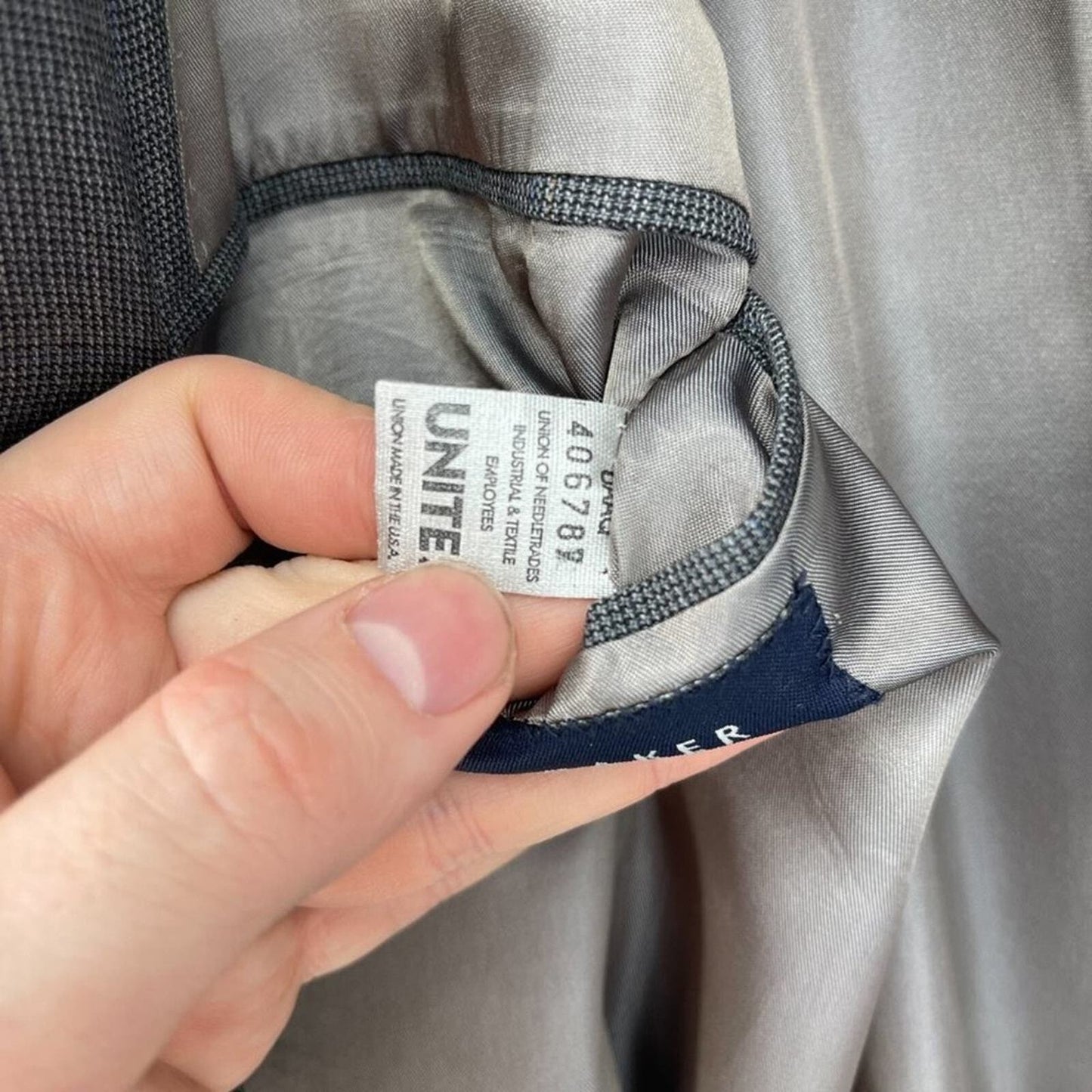 TED BAKER Suit Jacket Mens Size 46L Windorbane Plaid Grey Triple Button Textured