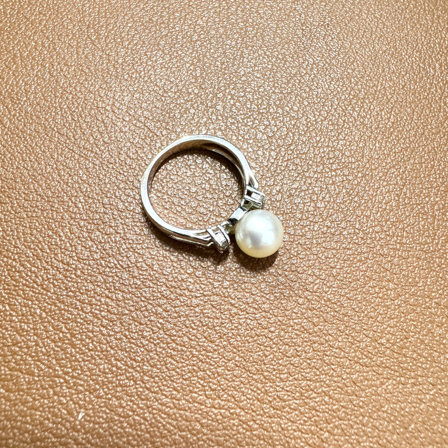 925 Sterling Silver Pearl and White Stone Ring Size 5