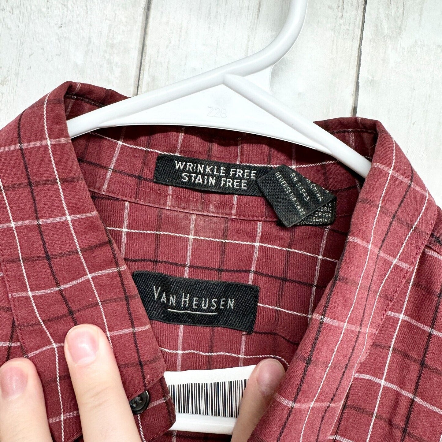 VAN HEUSEN Dress Shirt Women Size M 15-15.5 Plaid Long Sleeve Red Wrinkle Free