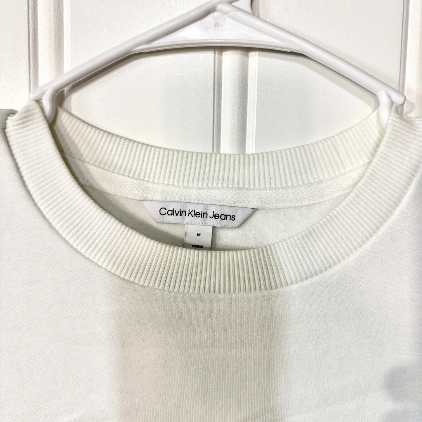 CALVIN KLEIN Sweater Mens Size Medium White Graphic Logo Long Sleeve Slim Fit