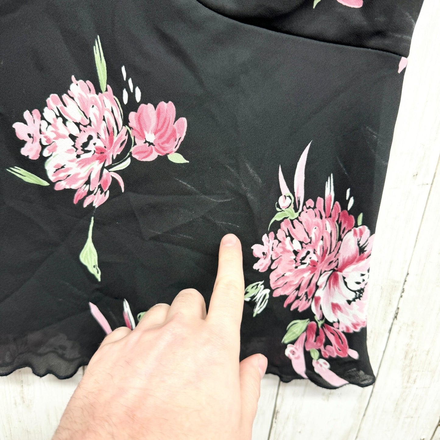 AGB Byer Collection Top Women Size Small Deep V Neck Floral Short Sleeve Blouse