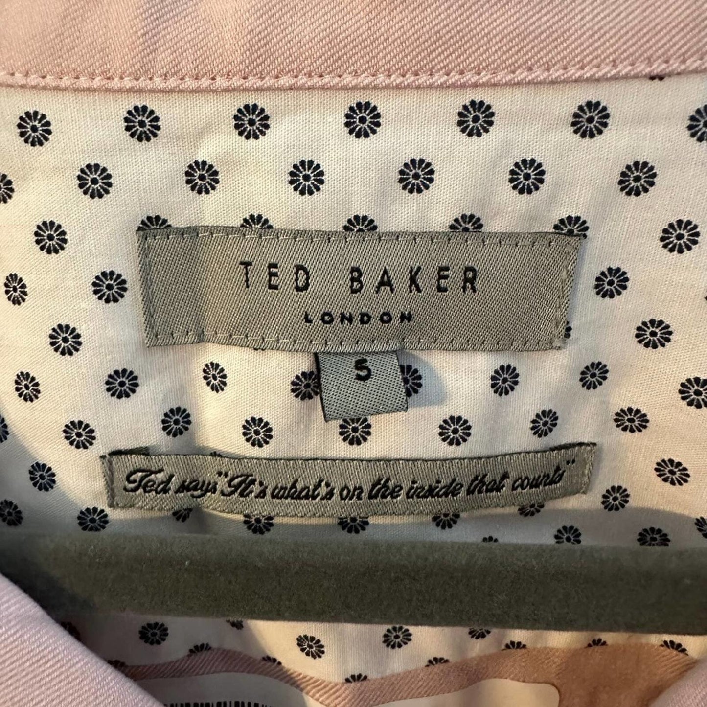 Ted Baker Pink Short Sleeve Button Up Collared Business Casual Size Small