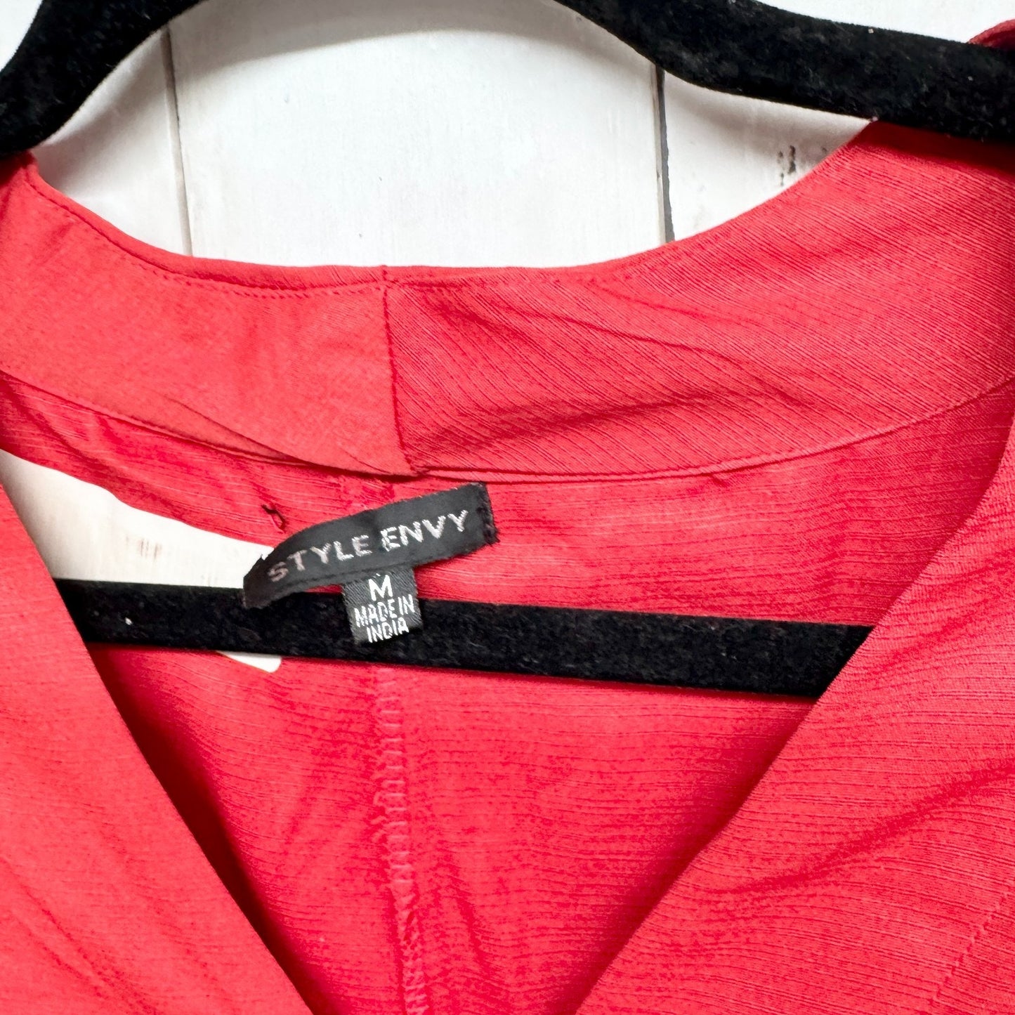 Style Envy Blouse Women Size Medium Red V-Neck Short Sleeve Button Down FrontTie