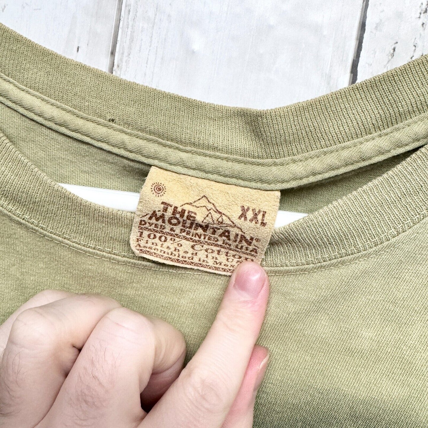 Vintage The Mountain Unisex XXL Wild Wing Wolf Indian Distressed Green Western