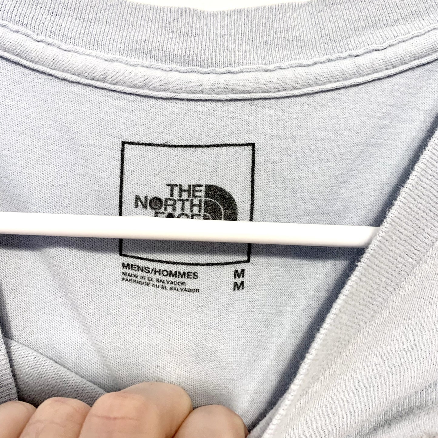 THE NORTH FACE Shirt Men Size M Blue Graphic Long Sleeve Crewneck Logo Cotton