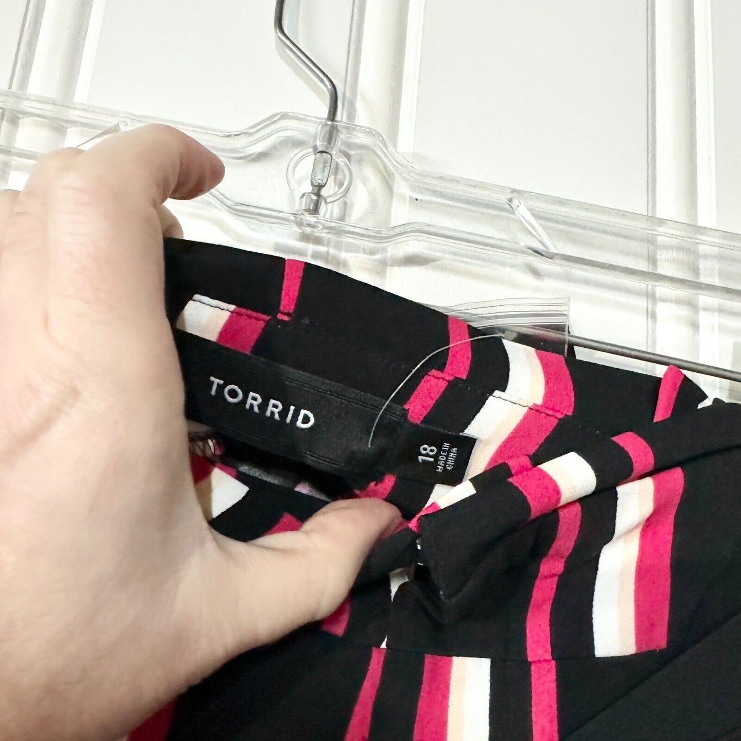TORRID Short Women Size 18 5 in Pull-On Studio Luxe Ponte Mid-Rise Paperbag NWT