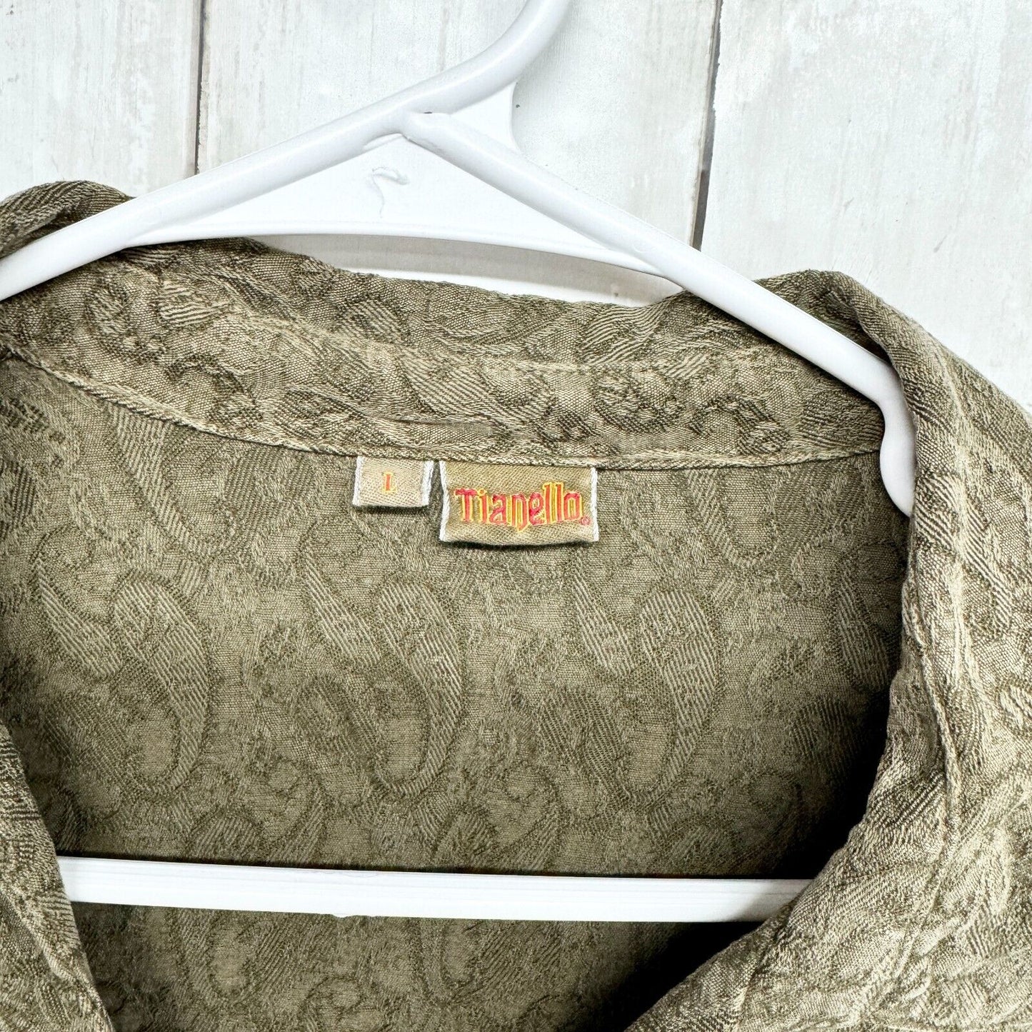 TIANELLO Button Up Women Size 1/XS-S Green VTG Paisley Long Sleeve 100% Tencel