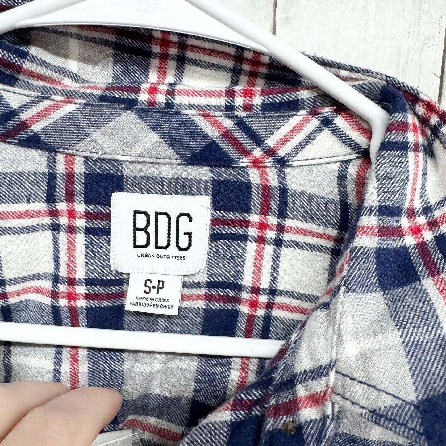 URBAN OUTFITTERS BDG Rayne Shirt Women Sz S Flannel High Low Cropped Button Blue