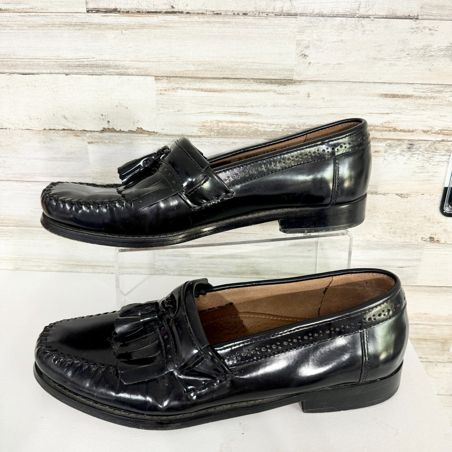 G.H. Bass & Co. Loafers Men 11.5 Brown Leather Weejuns Flats Wine Tassel Brown