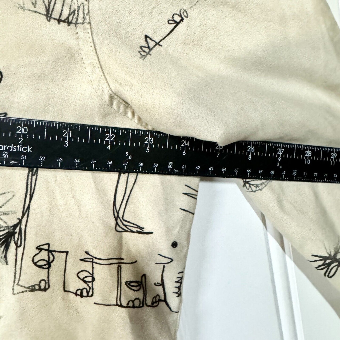 CHICOS Button Down Women SZ 3/L Polyester Animal Artwork Drawling Collared Tan