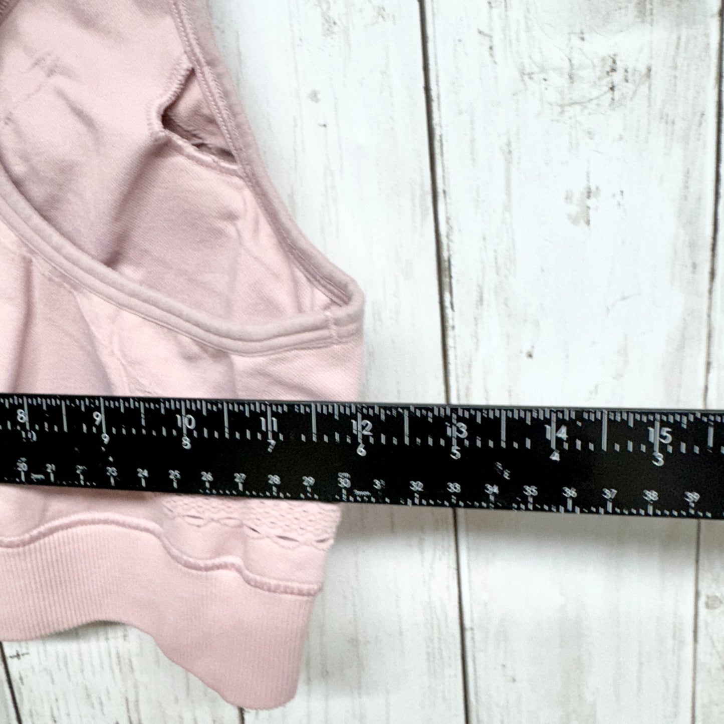 Gymshark Top Women Size Medium Light Pink Sports Bra Compression Breathable Gym