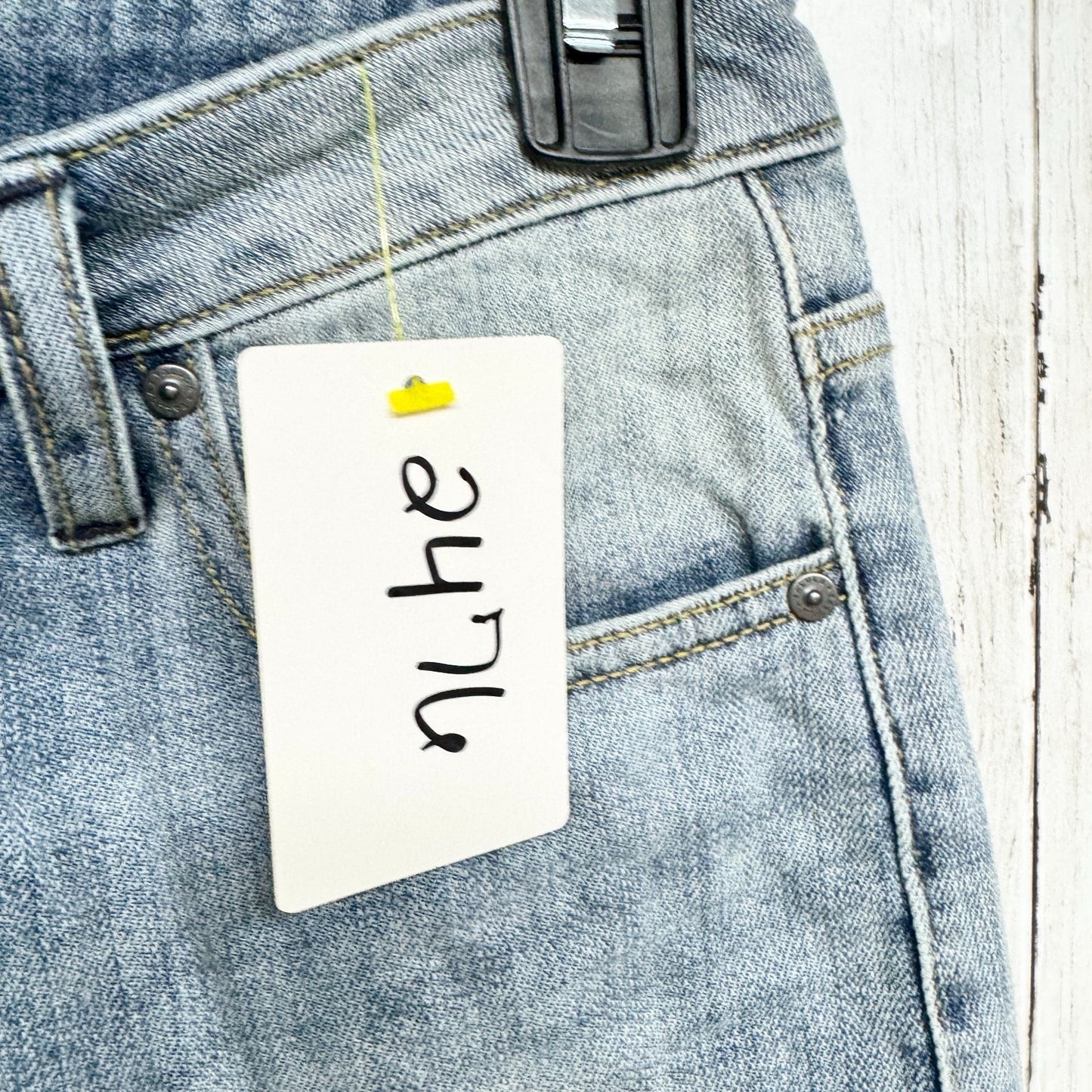 Talula Shorts Women Size 26 Light Wash Blue Denim High Rise Midi Raw Hem Zip Fly